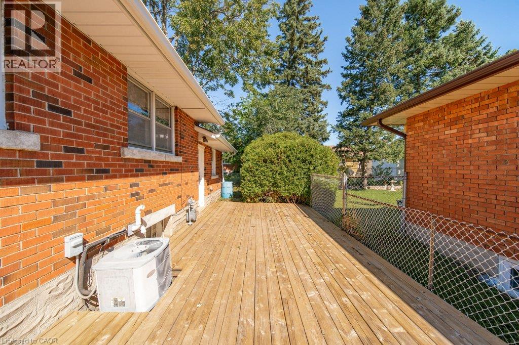 18 Maywood Road, Kitchener, Ontario  N2C 2A3 - Photo 40 - 40862456