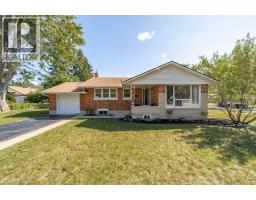 18 MAYWOOD Road, kitchener, Ontario
