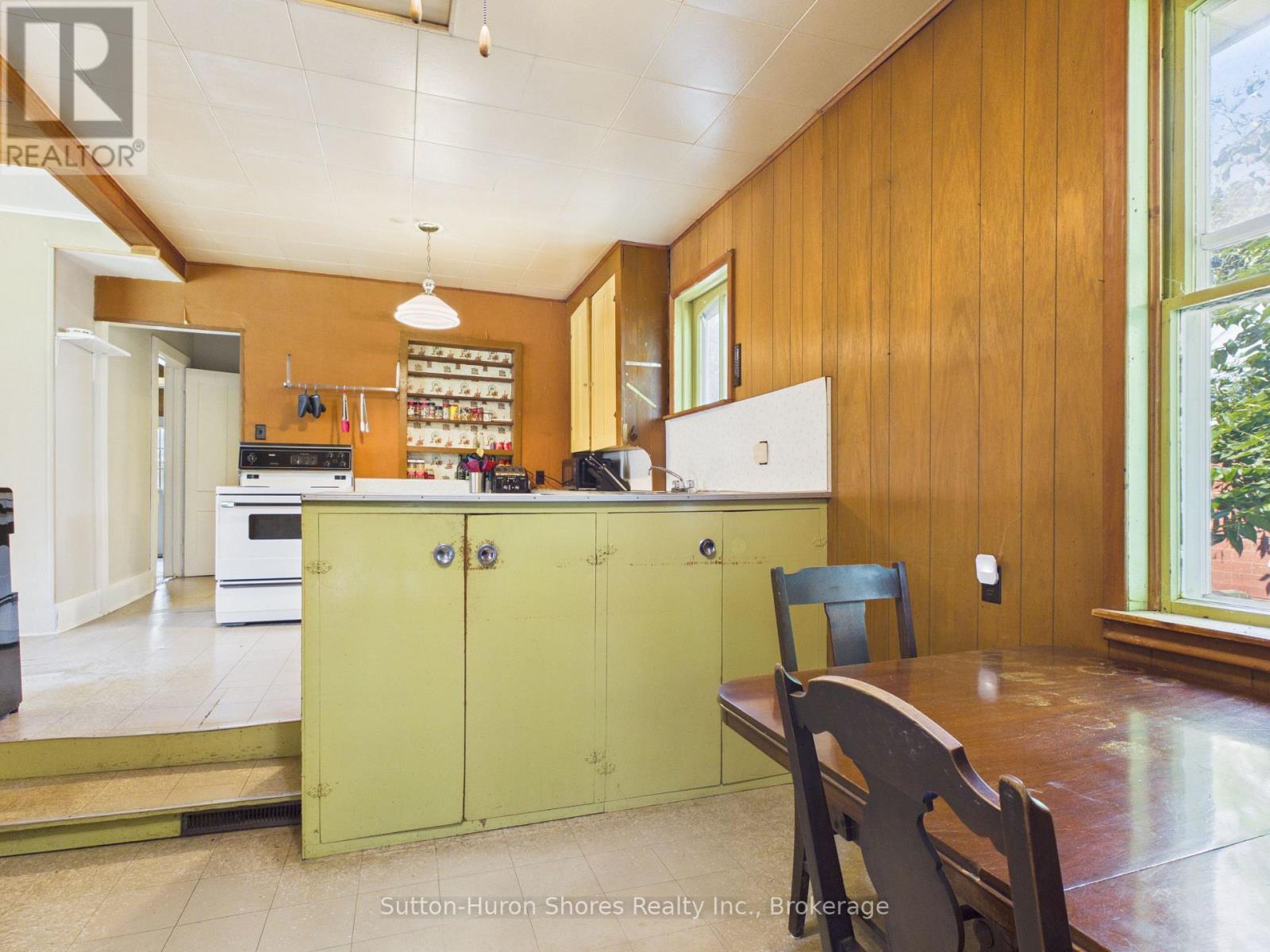 433 Goderich Street, Saugeen Shores, Ontario  N0H 2C4 - Photo 12 - X13786702