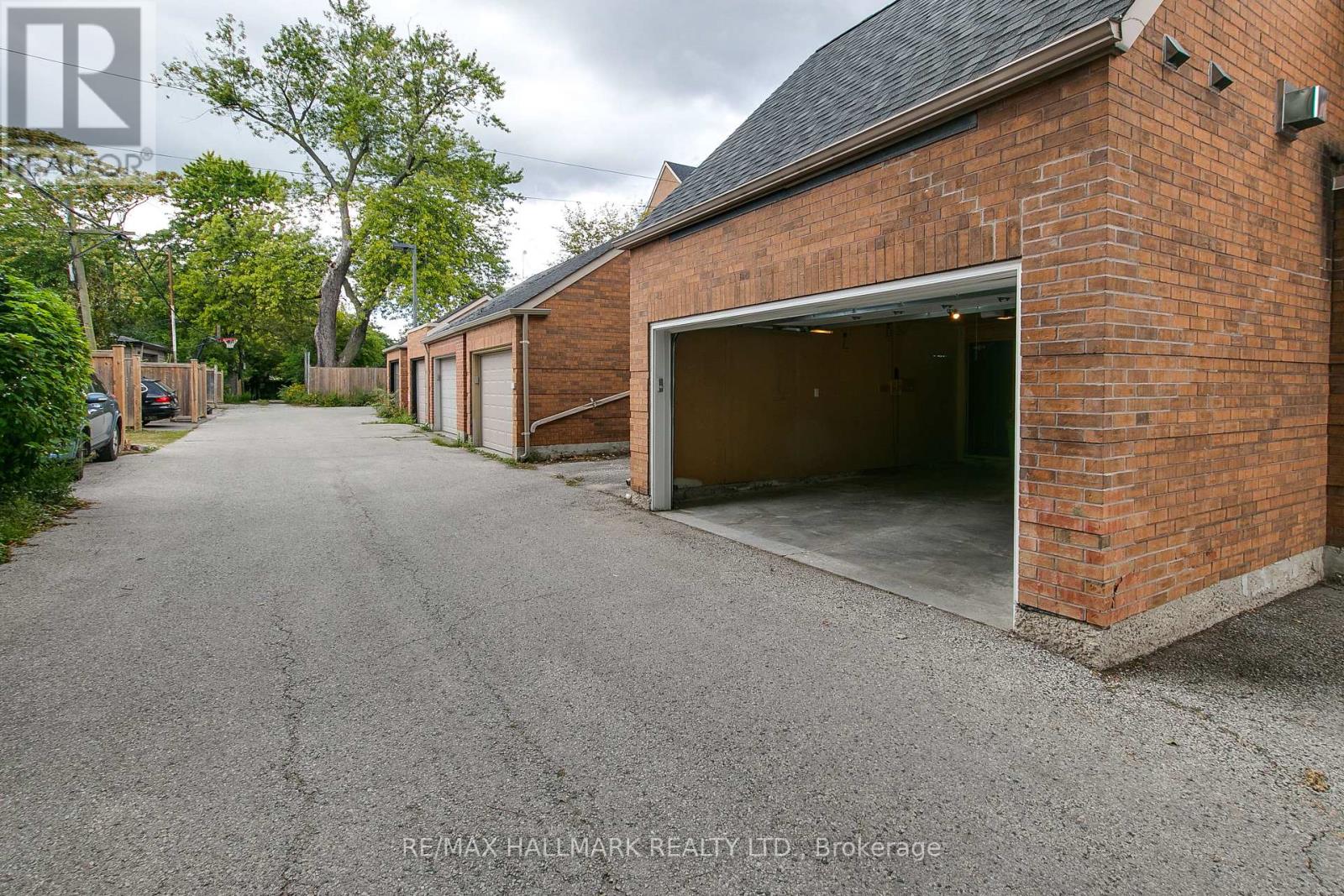 23 Macphail Avenue, Toronto, Ontario  M4K 4A1 - Photo 42 - E13786738