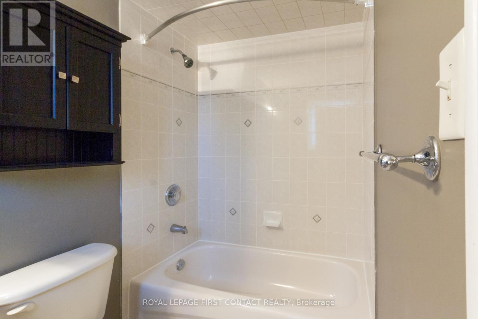 Upper - 238 Wessenger Drive, Barrie (Holly), Ontario  L4N 8R4 - Photo 10 - S13786998