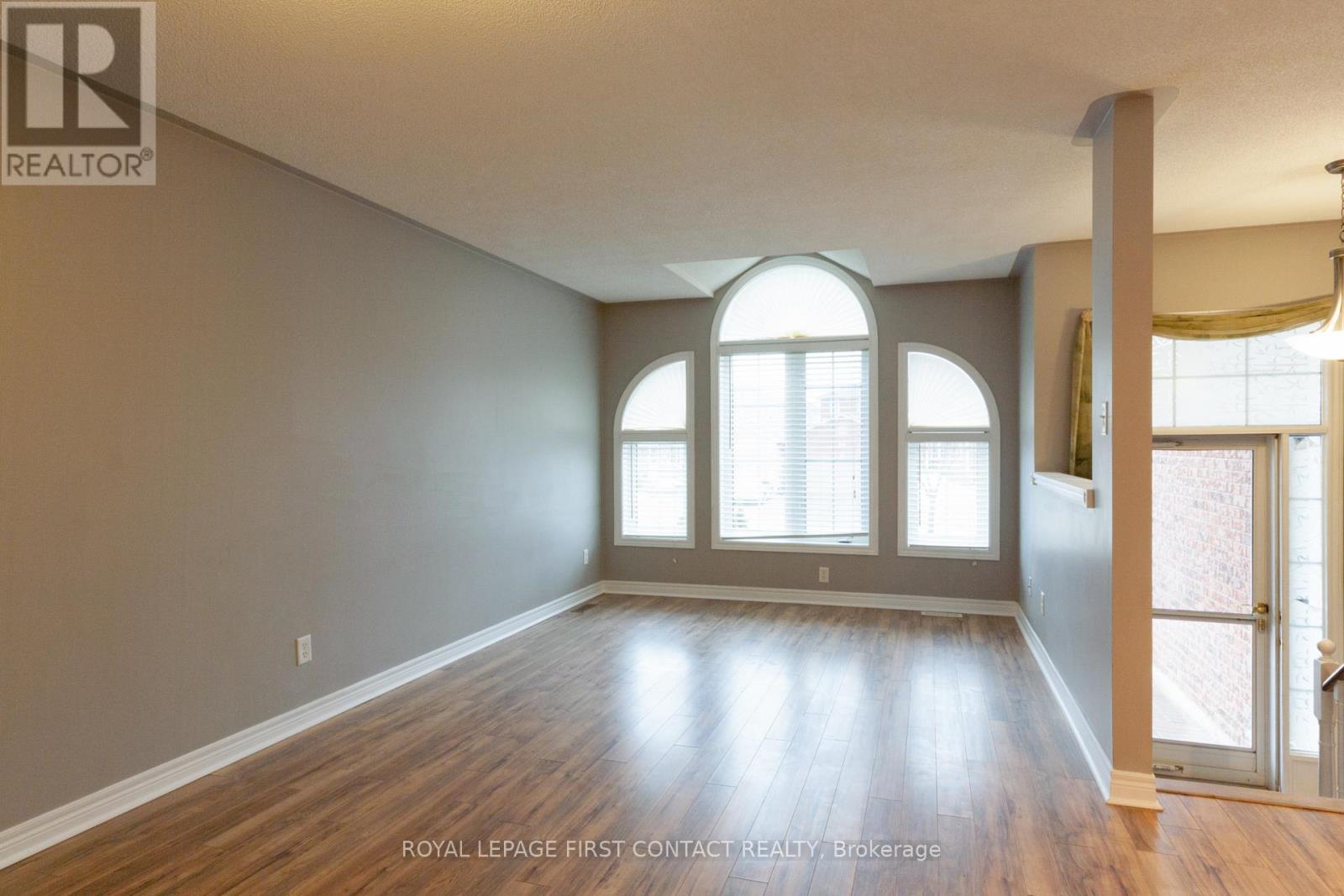 Upper - 238 Wessenger Drive, Barrie (Holly), Ontario  L4N 8R4 - Photo 2 - S13786998