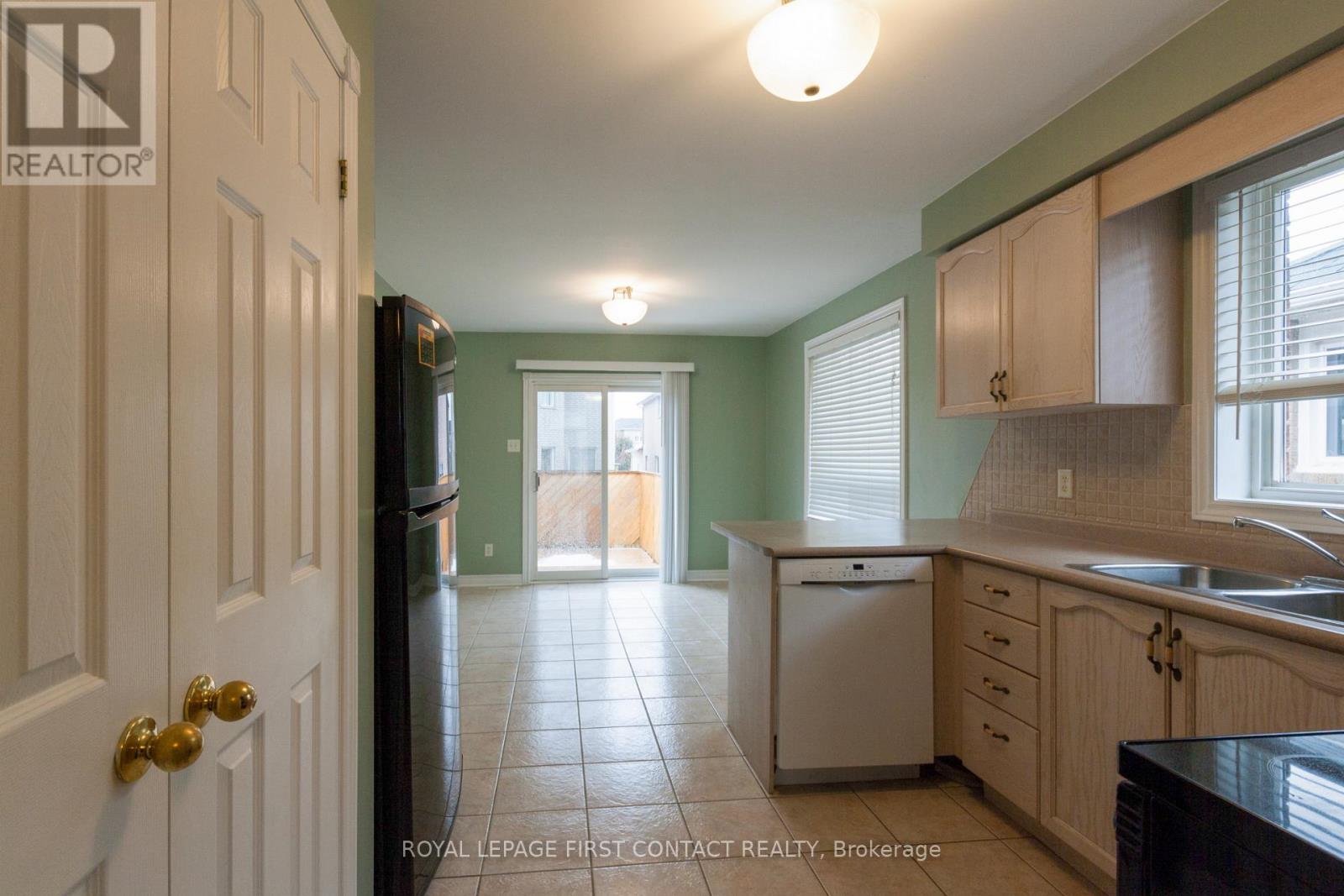 Upper - 238 Wessenger Drive, Barrie (Holly), Ontario  L4N 8R4 - Photo 5 - S13786998