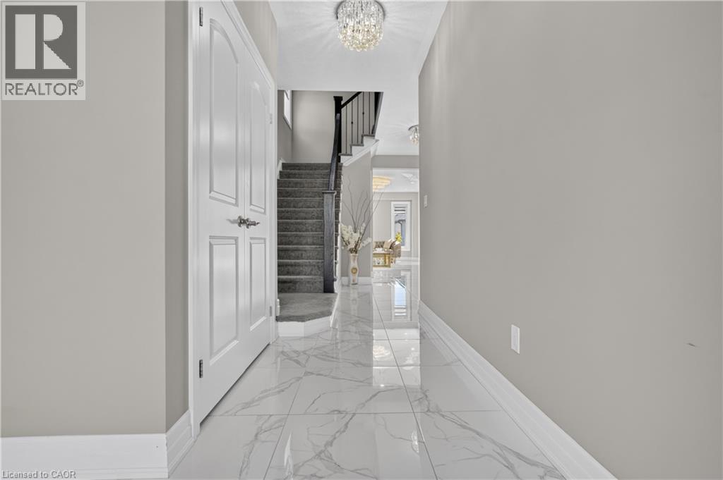 284 Chokecherry Crescent, Waterloo, Ontario  N2V 0H1 - Photo 4 - 40861173