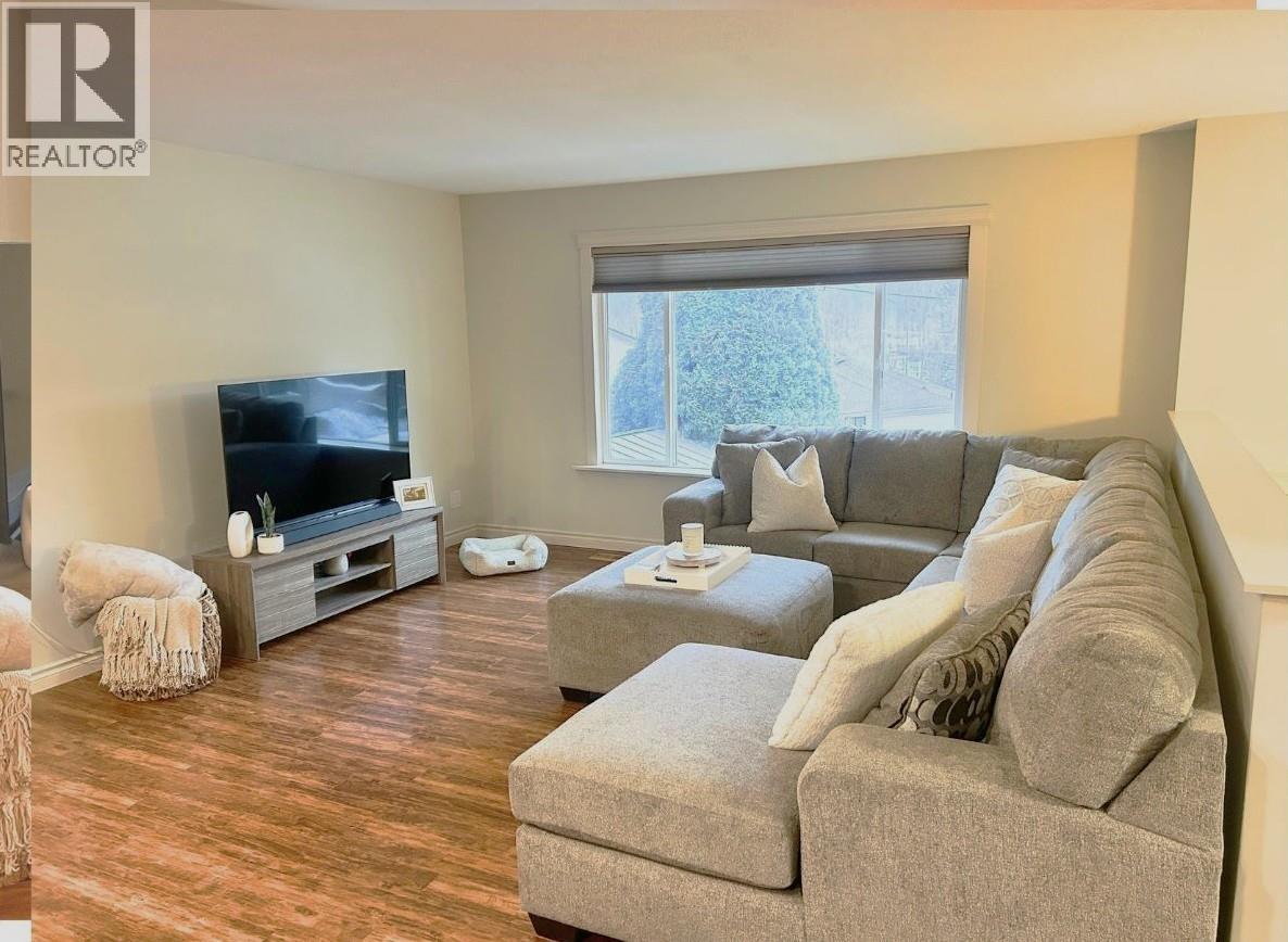1718 Grandview Avenue, Lumby, British Columbia