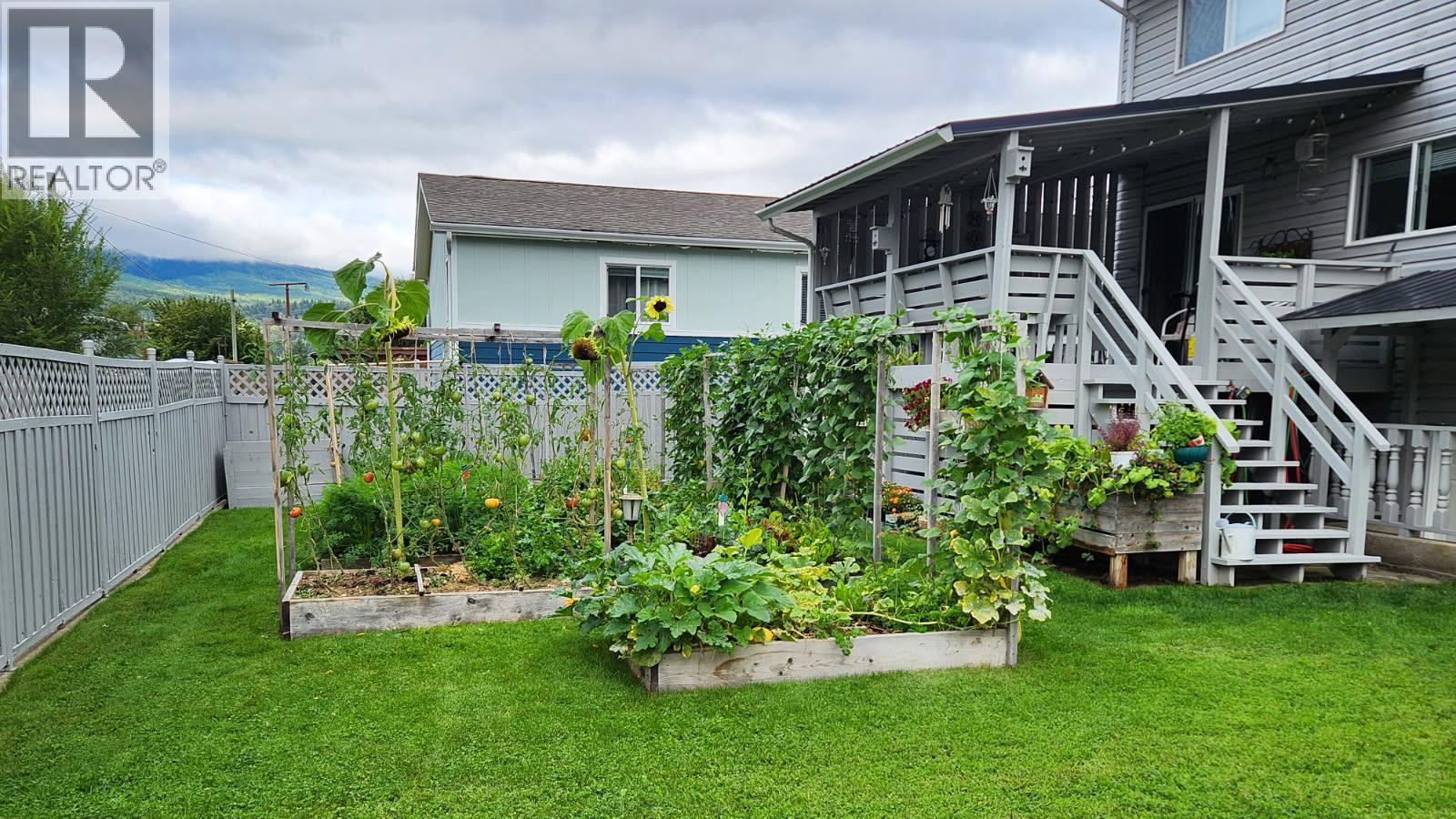 275 10th Avenue, Montrose, British Columbia  V0G 1P0 - Photo 42 - 10389597