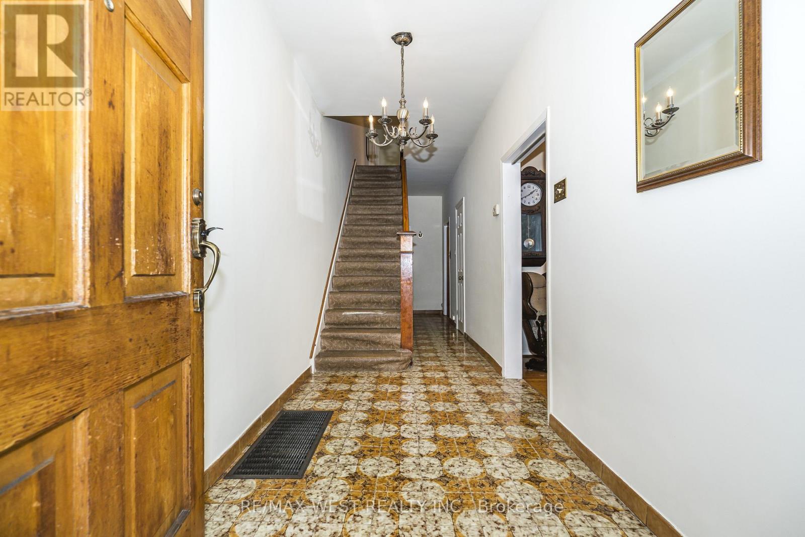 257 Delaware Avenue, Toronto, Ontario  M6H 2T7 - Photo 10 - W13786734