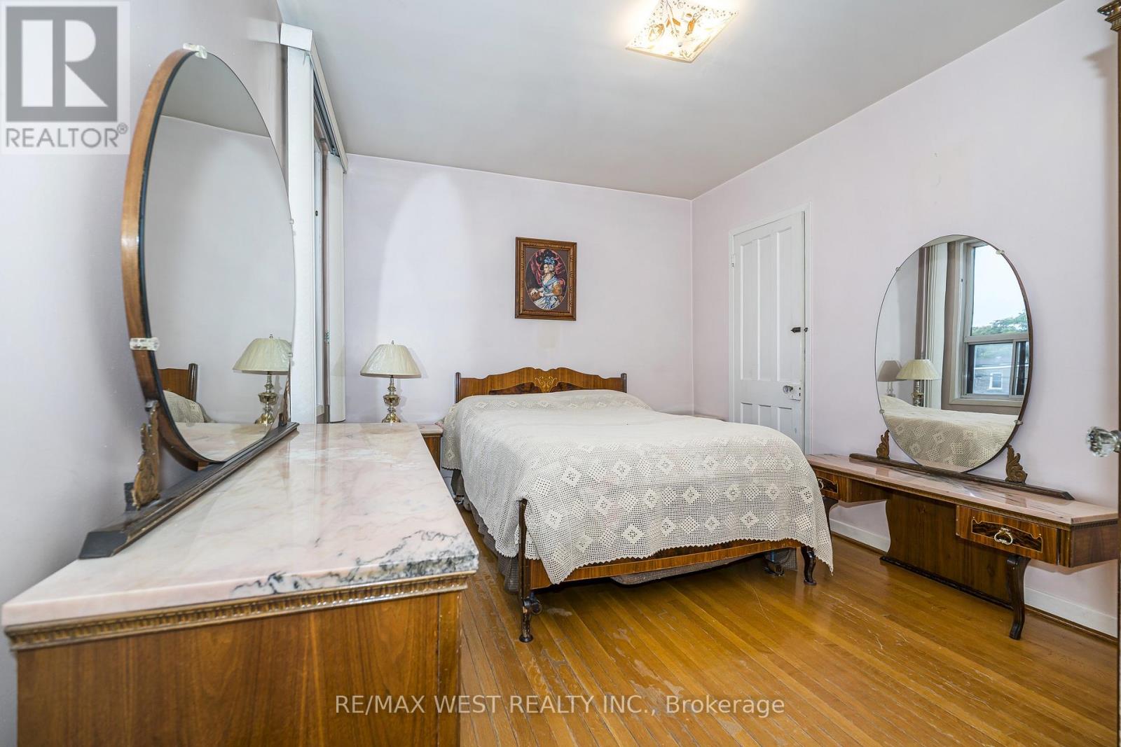 257 Delaware Avenue, Toronto, Ontario  M6H 2T7 - Photo 13 - W13786734