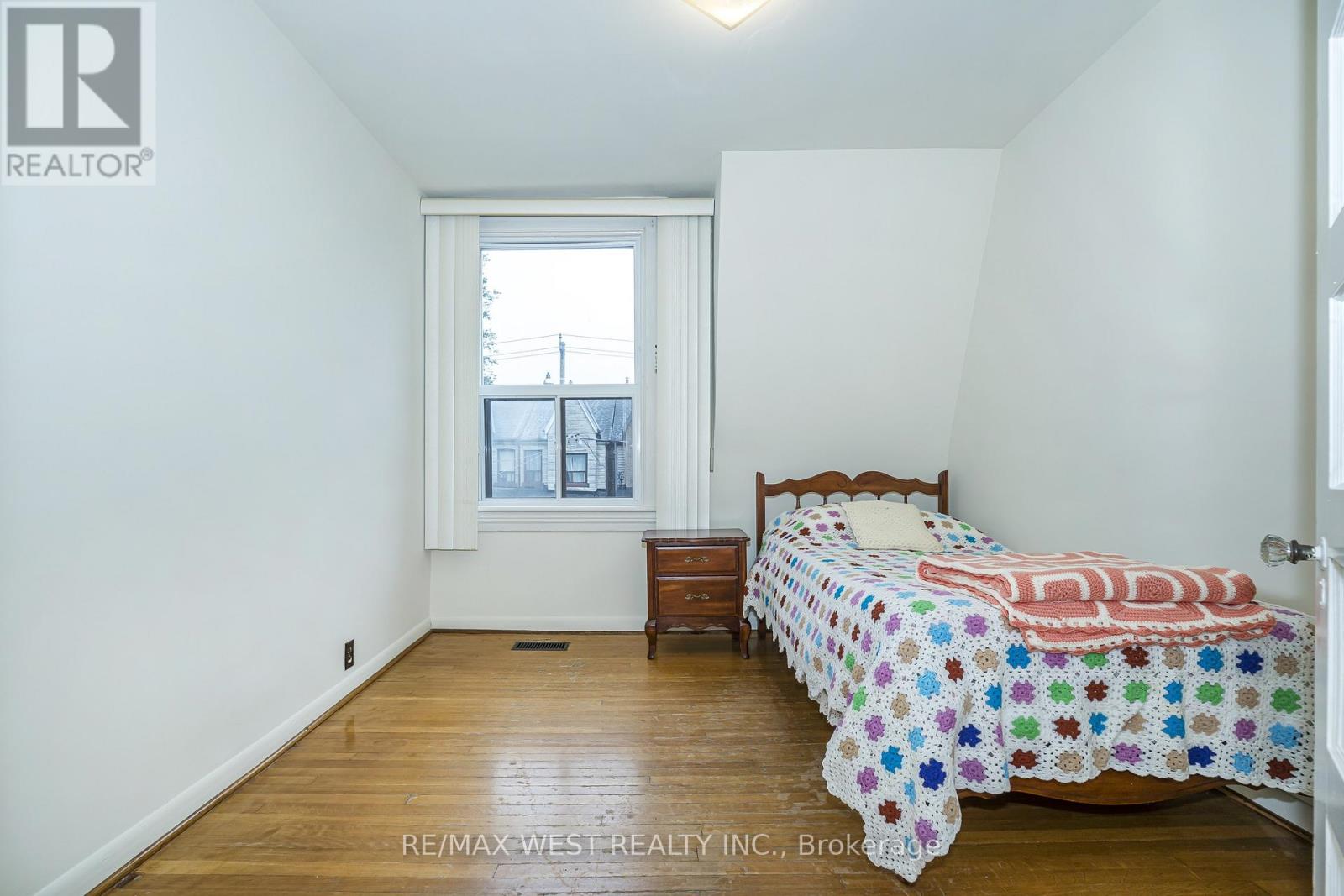 257 Delaware Avenue, Toronto, Ontario  M6H 2T7 - Photo 14 - W13786734