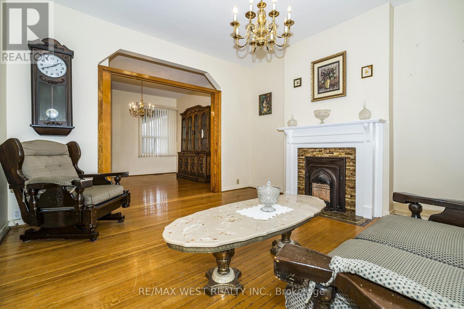 257 Delaware Avenue, Toronto, Ontario  M6H 2T7 - Photo 5 - W13786734