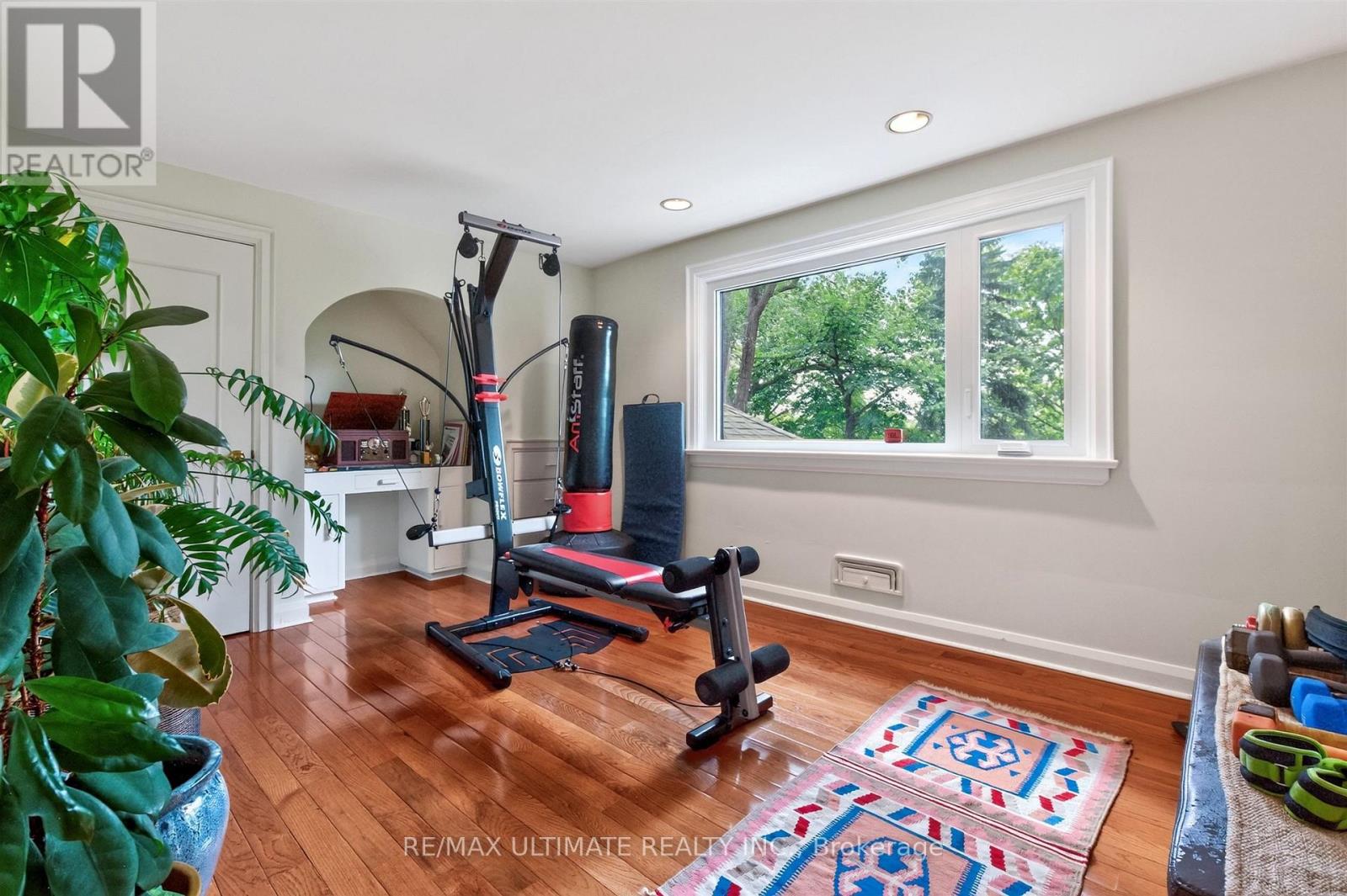 Upper - 39 Riverside Crescent, Toronto, Ontario  M6S 1B5 - Photo 24 - W13786748