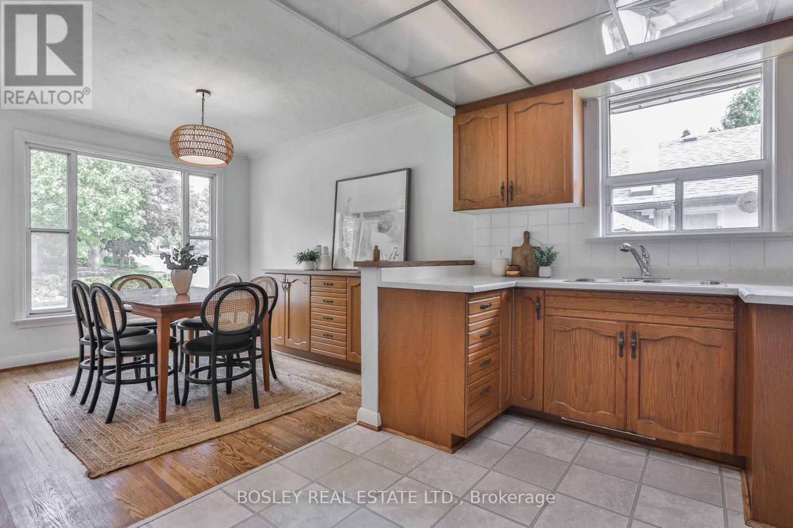 69 Ravenscrest Drive, Toronto, Ontario  M9B 5N1 - Photo 11 - W13786750