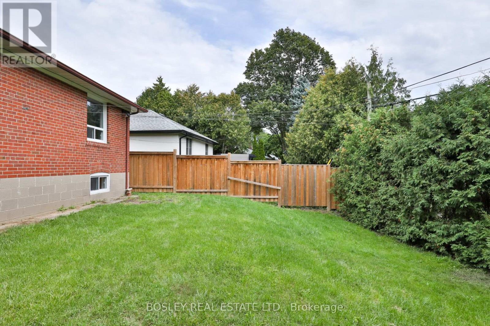 69 Ravenscrest Drive, Toronto, Ontario  M9B 5N1 - Photo 34 - W13786750