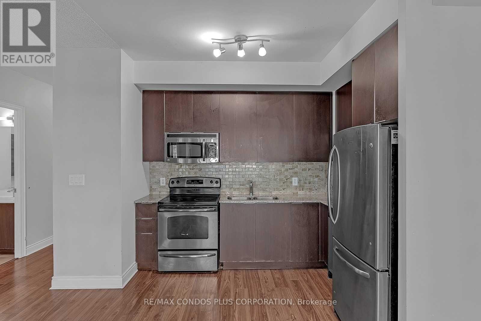 1906 - 16 Brookers Lane, Toronto, Ontario  M8V 0A5 - Photo 10 - W13786766