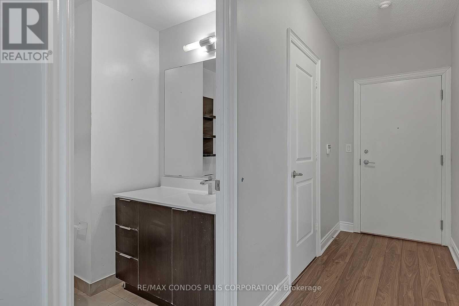 1906 - 16 Brookers Lane, Toronto, Ontario  M8V 0A5 - Photo 3 - W13786766