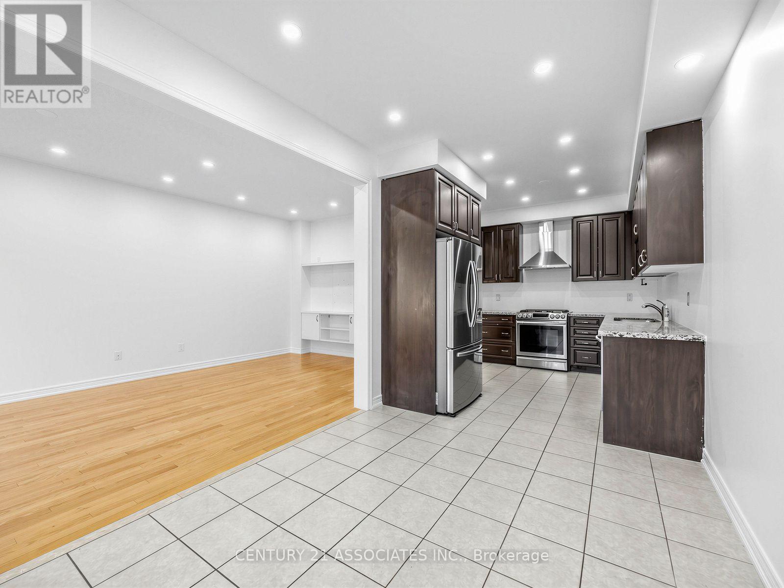 28 Yellow Sorrel Road, Brampton, Ontario  L6R 3V7 - Photo 10 - W13786810