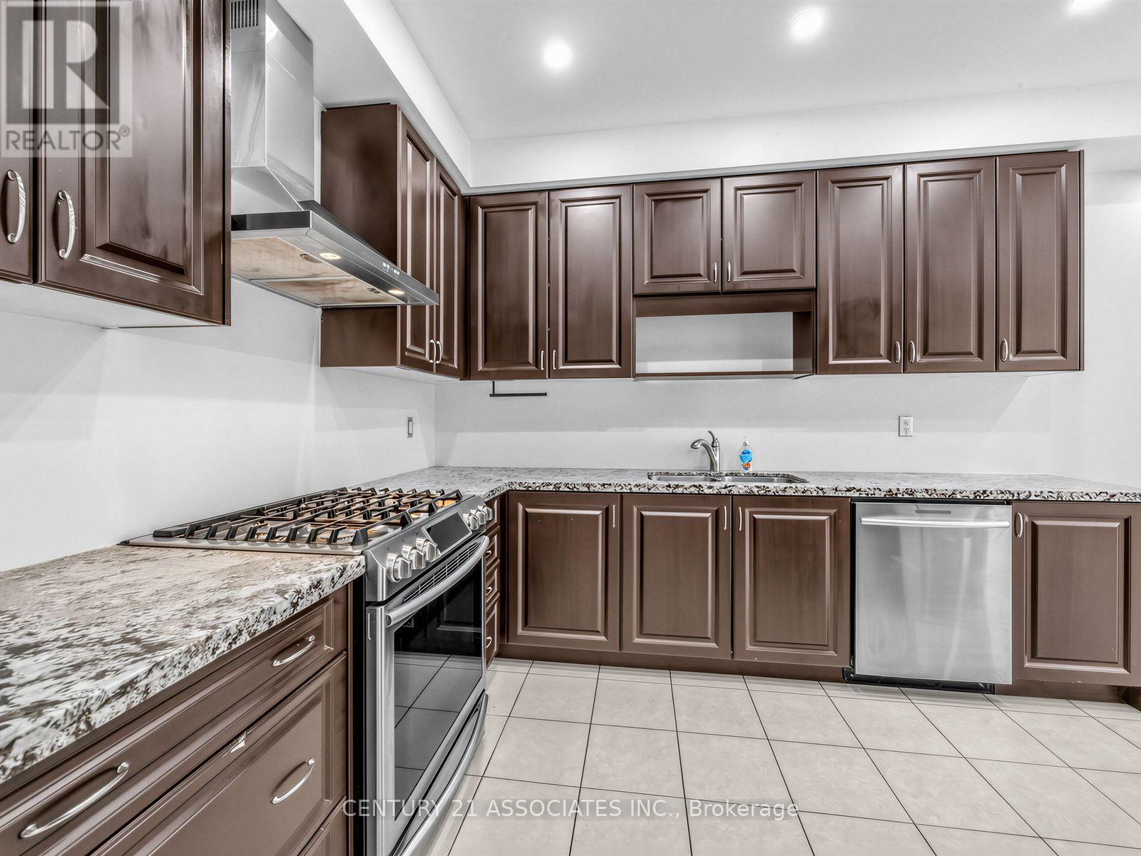 28 Yellow Sorrel Road, Brampton, Ontario  L6R 3V7 - Photo 12 - W13786810