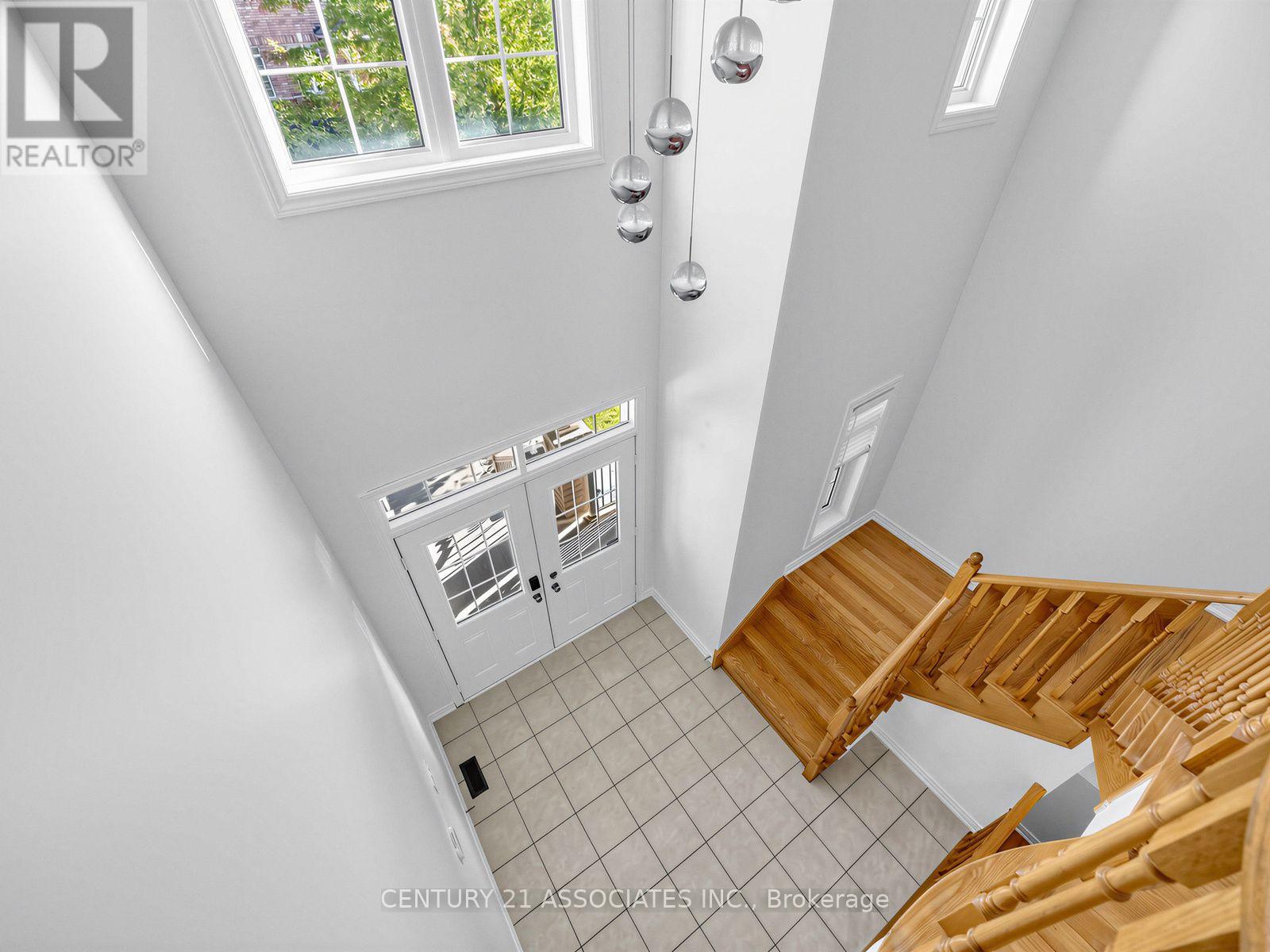28 Yellow Sorrel Road, Brampton, Ontario  L6R 3V7 - Photo 13 - W13786810