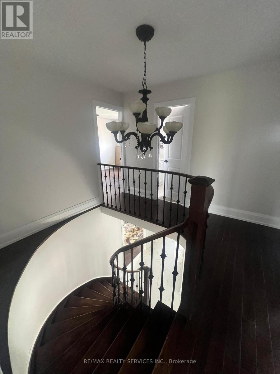 42 Dundalk Crescent, Brampton, Ontario  L6Z 2V1 - Photo 19 - W13786856