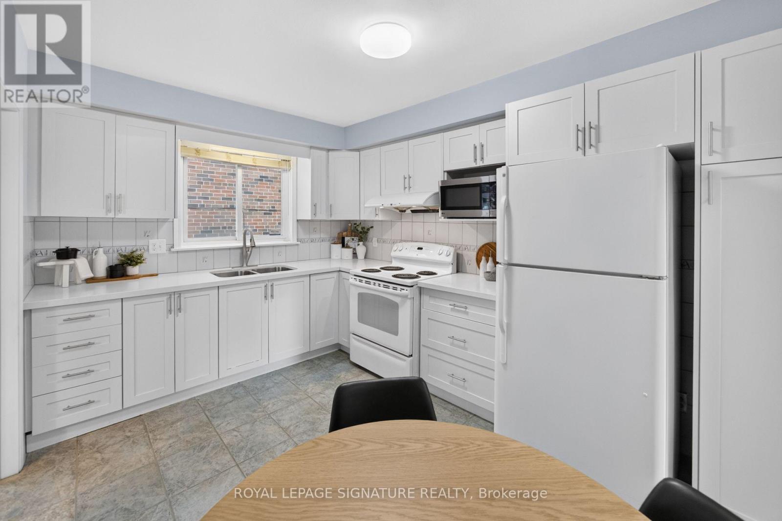 61 Comay Road, Toronto, Ontario  M6M 2K9 - Photo 11 - W13786858