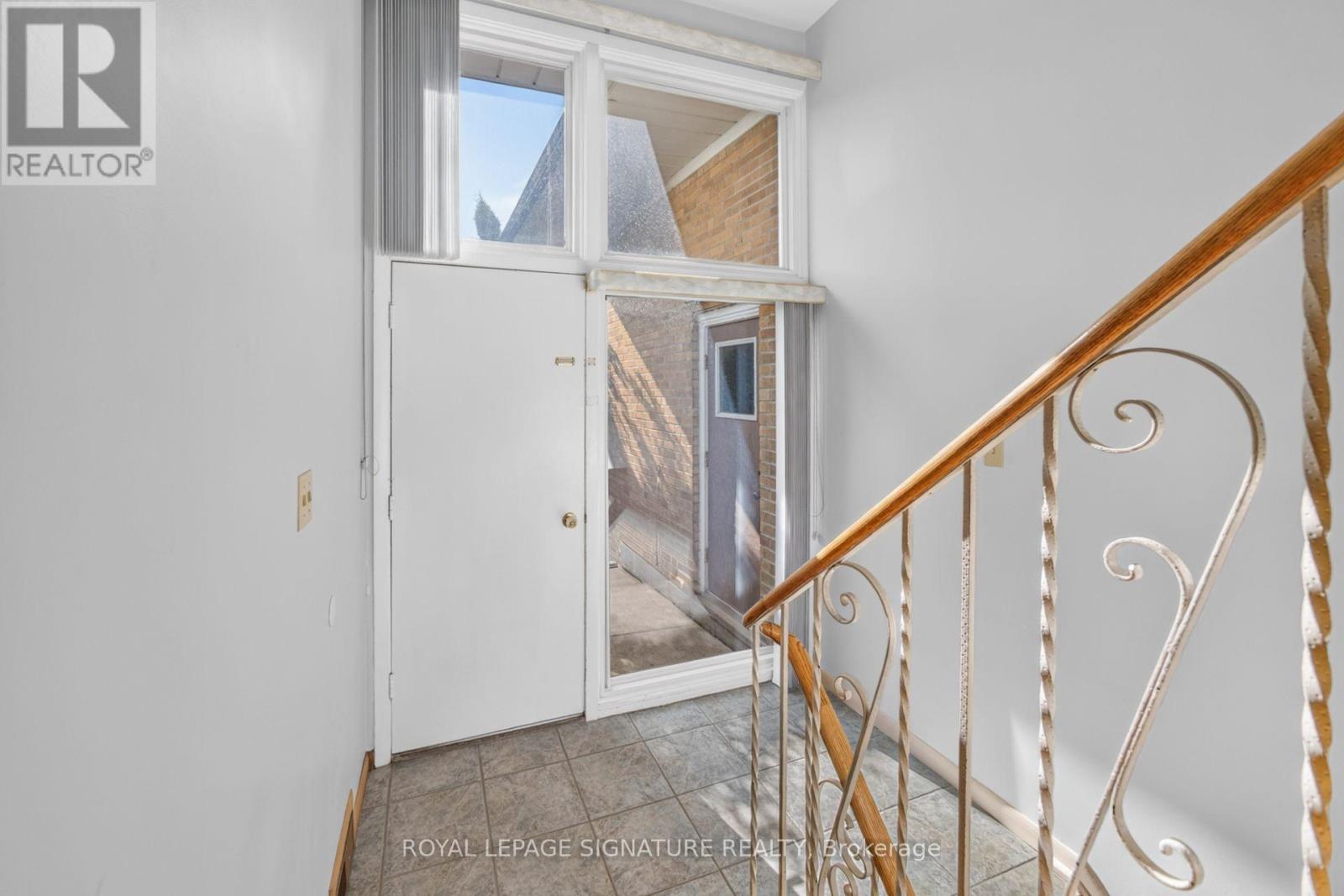 61 Comay Road, Toronto, Ontario  M6M 2K9 - Photo 20 - W13786858