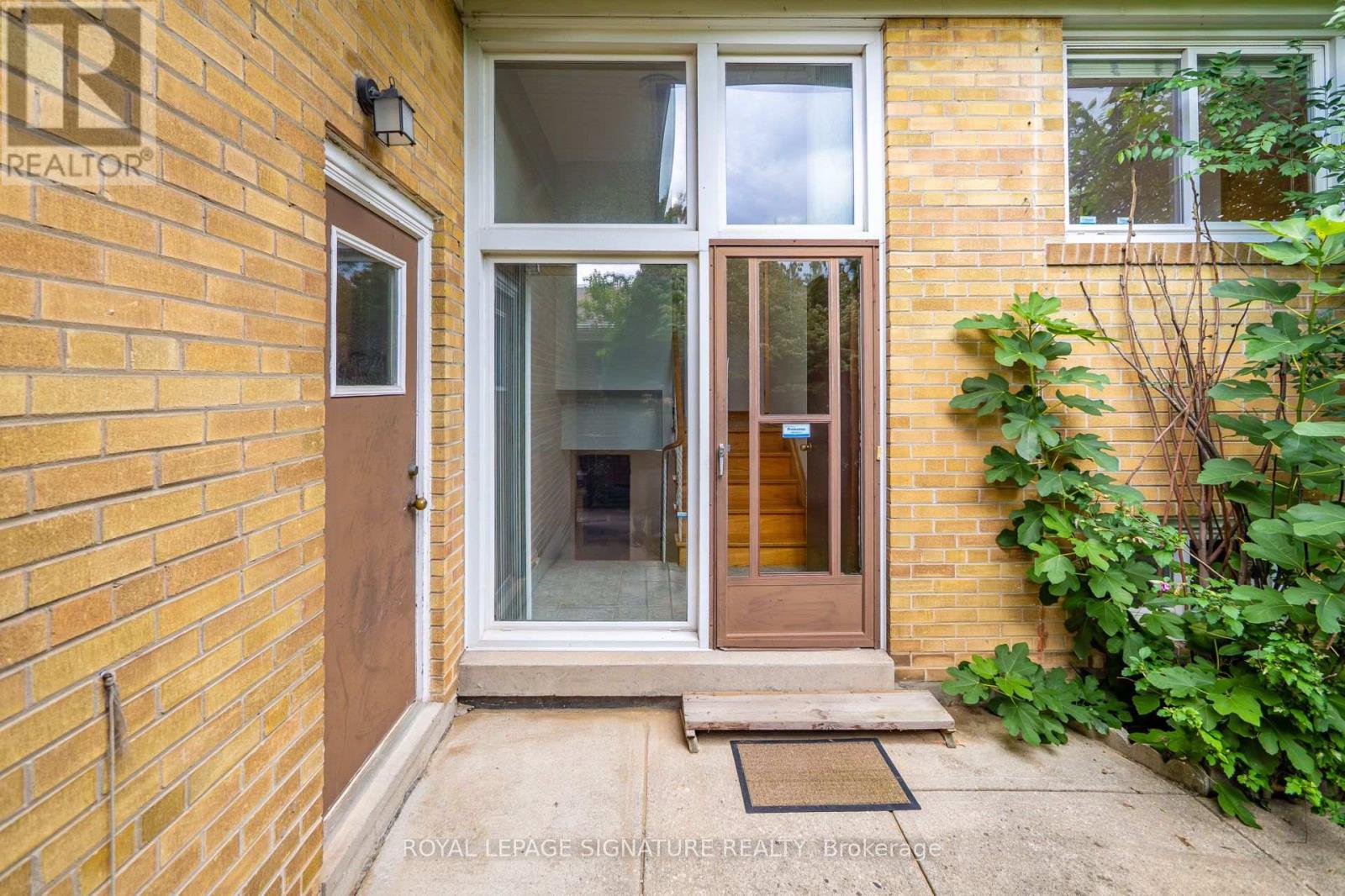 61 Comay Road, Toronto, Ontario  M6M 2K9 - Photo 27 - W13786858