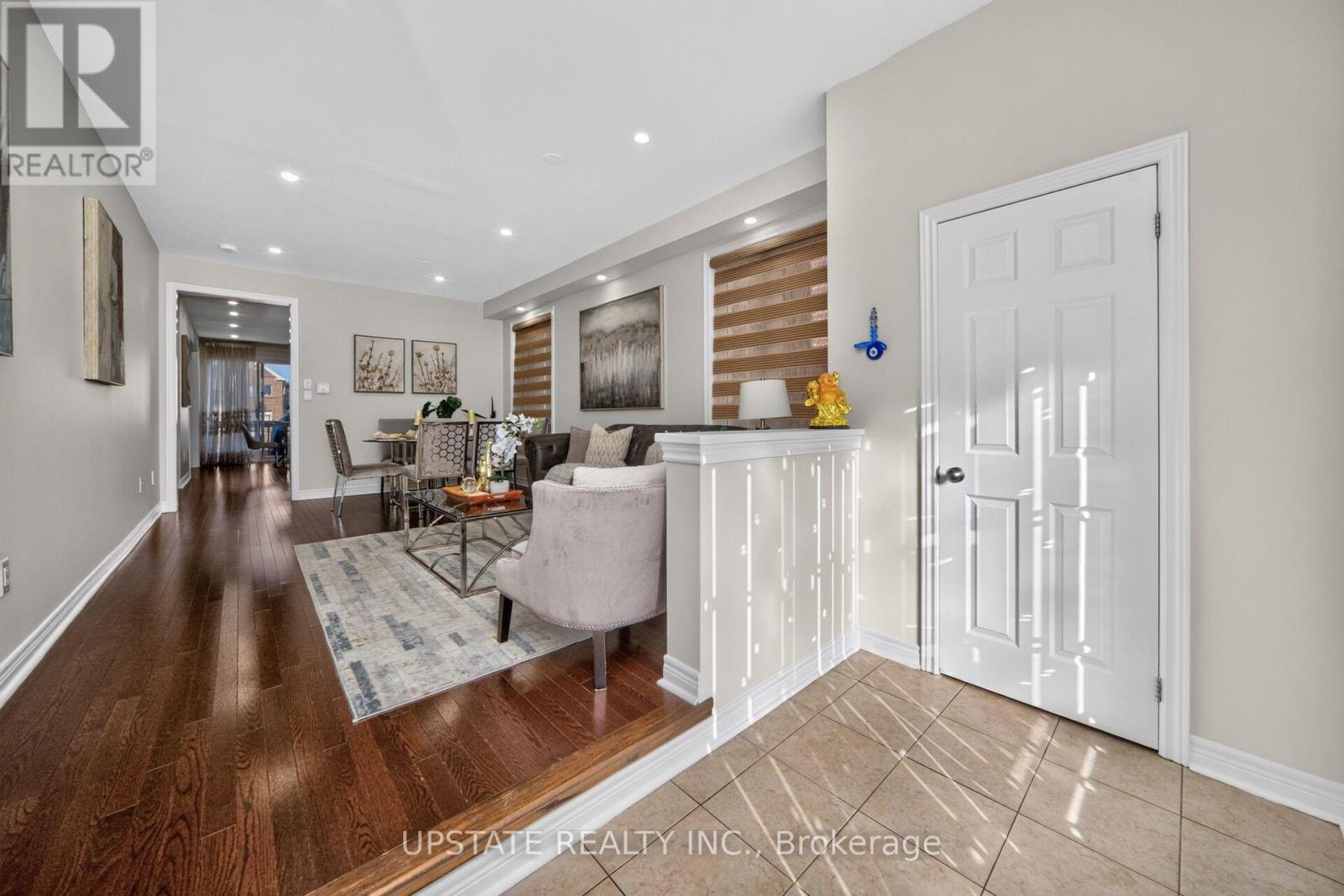 13 Timbercove Road, Brampton, Ontario  L6Y 0W9 - Photo 4 - W13786984