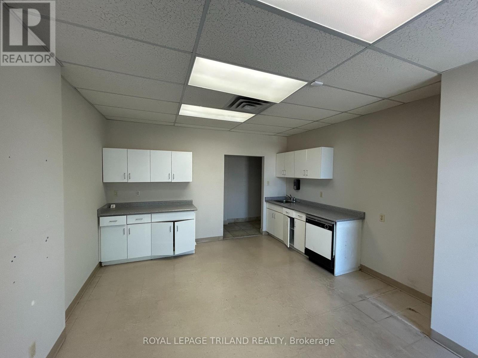 53-61 - 41 Adelaide Street N, London East, Ontario  N6B 3P4 - Photo 10 - X12799100