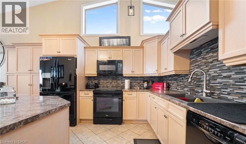 4015 Weinbrenner Road, Niagara Falls, Ontario  L2G 7X9 - Photo 6 - 40863575