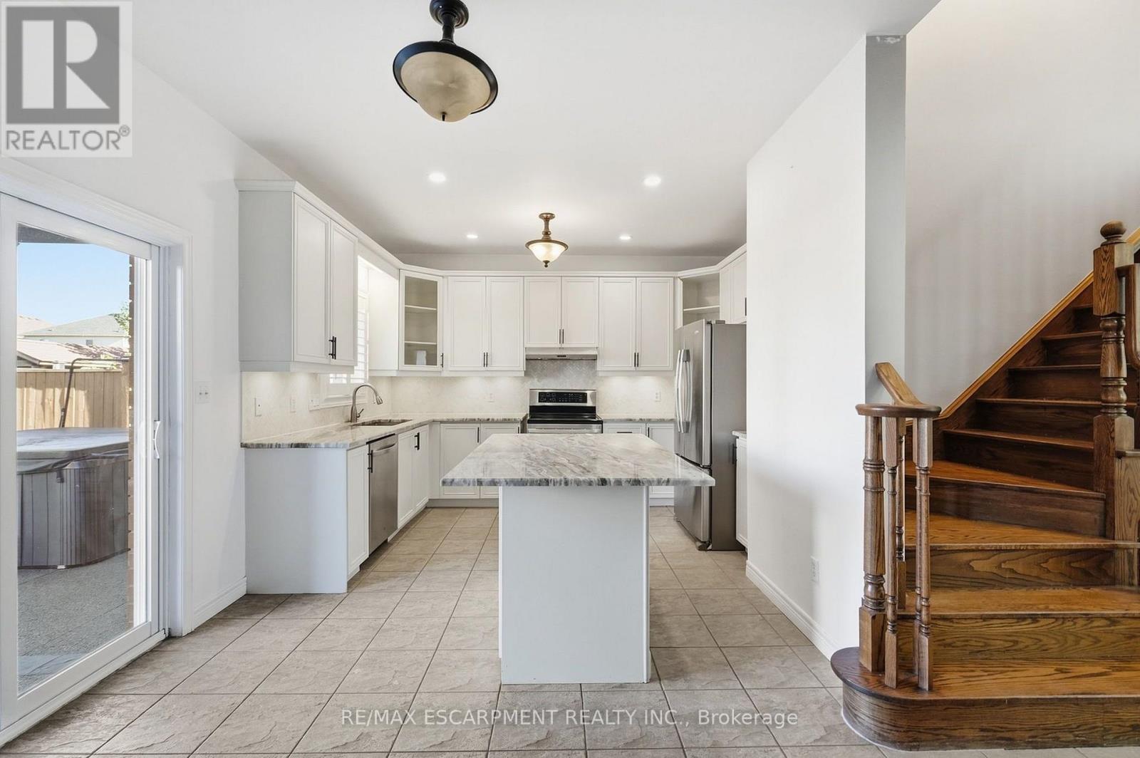 84 Deerborn Drive, Hamilton, Ontario  L8V 0A7 - Photo 15 - X13786854