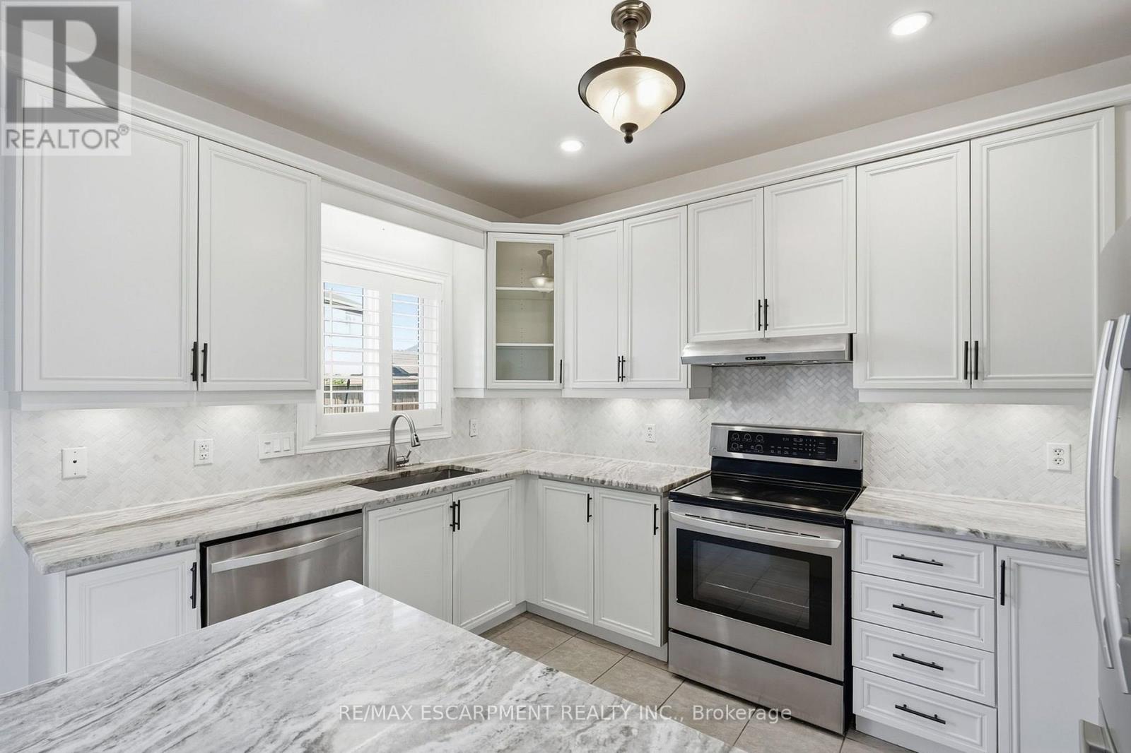84 Deerborn Drive, Hamilton, Ontario  L8V 0A7 - Photo 19 - X13786854