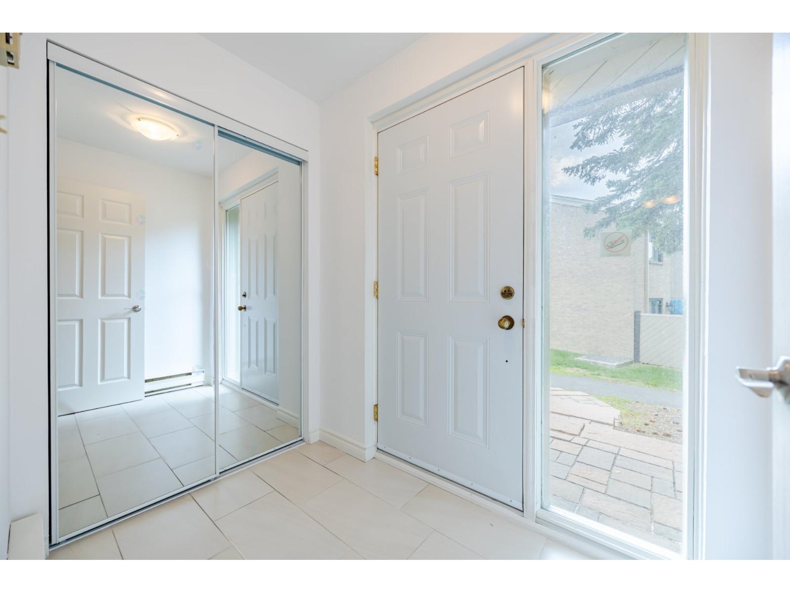 555 Montrose Drive|#50 Beaconsfield Quebec Canada H9W6B4 2