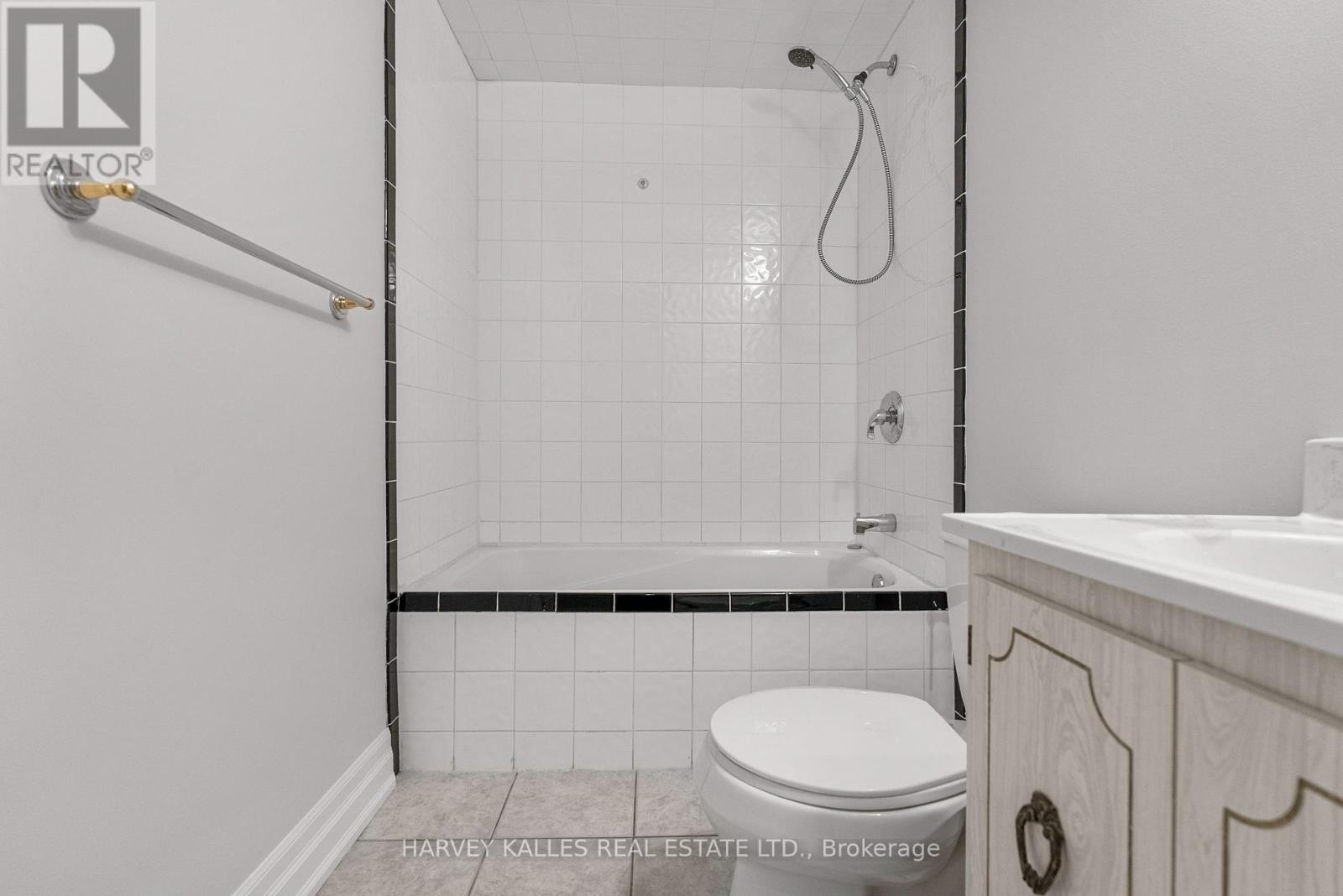 121 Johnston Avenue, Toronto, Ontario  M2N 1H1 - Photo 37 - C13786852