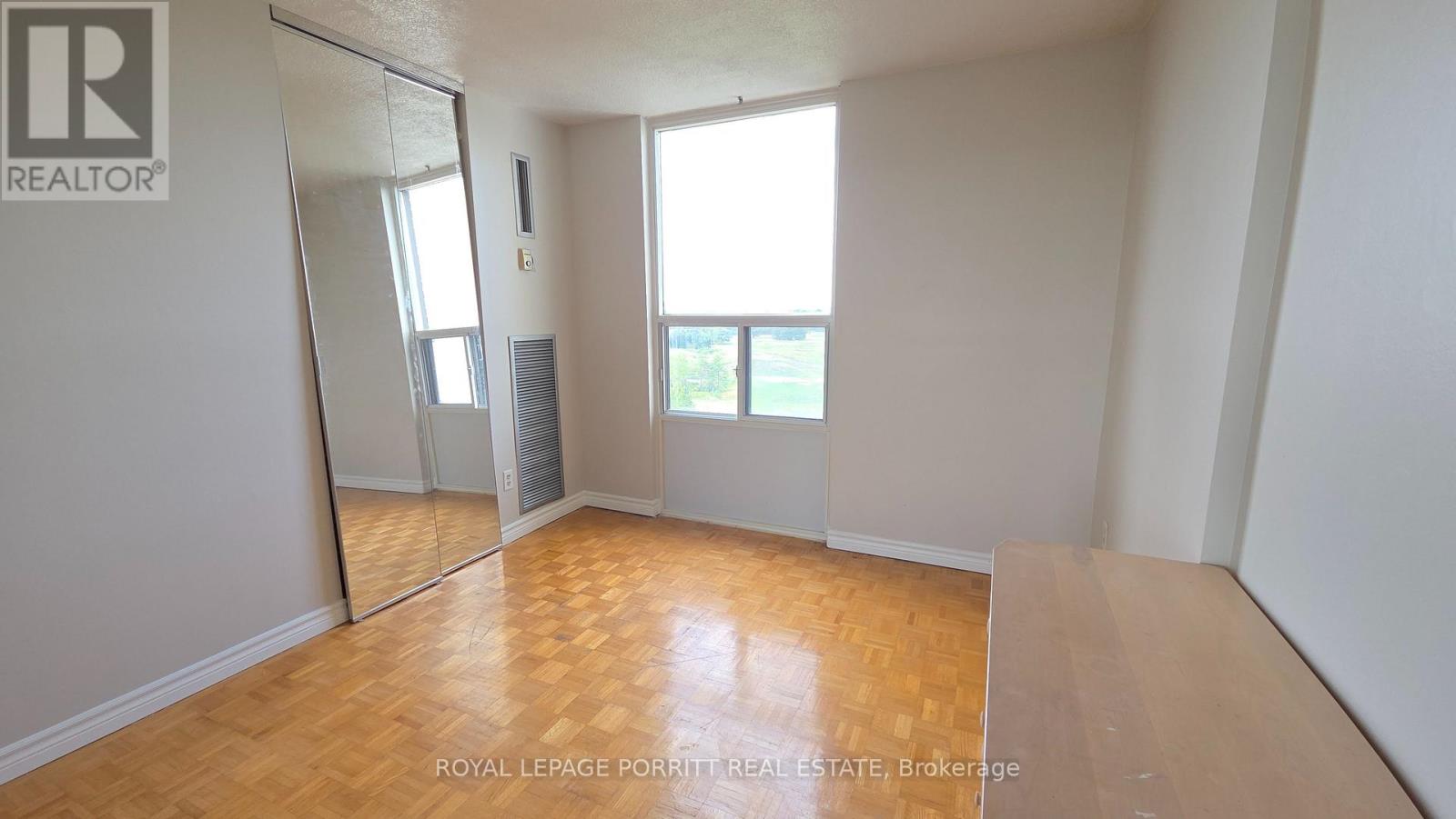 1704 - 1535 Lakeshore Road E, Mississauga, Ontario  L5E 3E2 - Photo 19 - W13785274