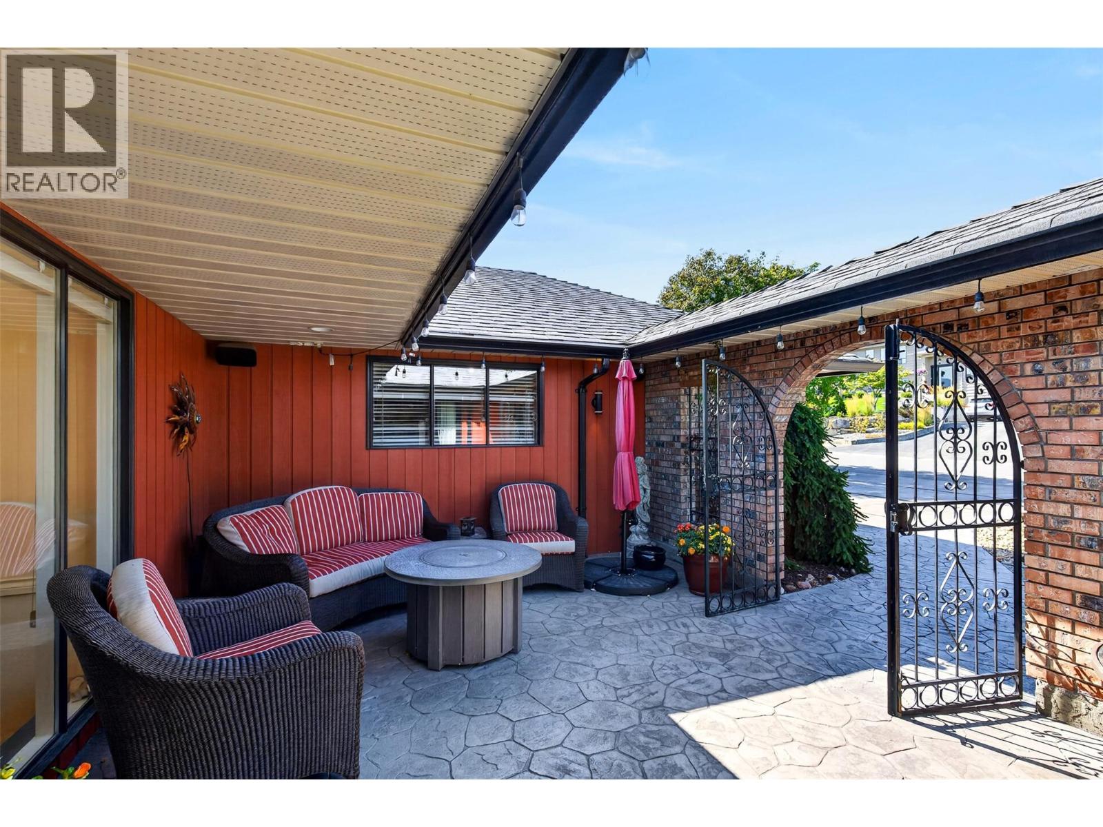 1645 Smithson Place, Kelowna, British Columbia  V1Y 8N5 - Photo 4 - 10400386