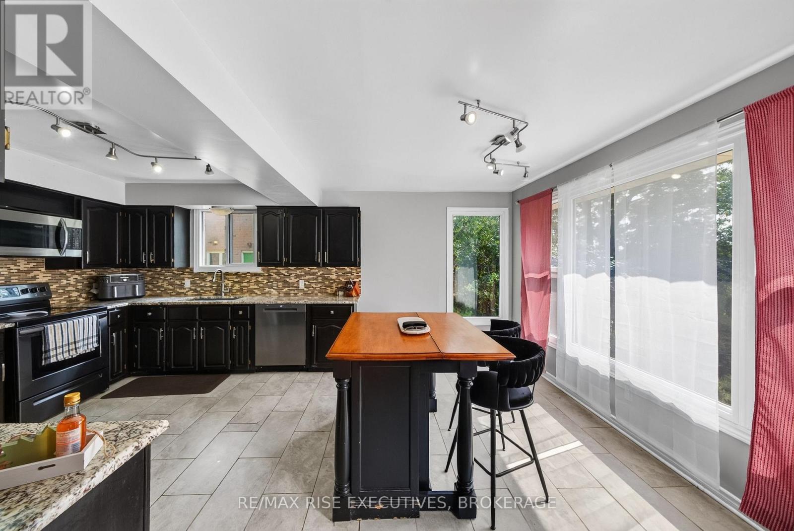 601 Forest Hill Drive, Kingston, Ontario  K7M 7N6 - Photo 8 - X13787108