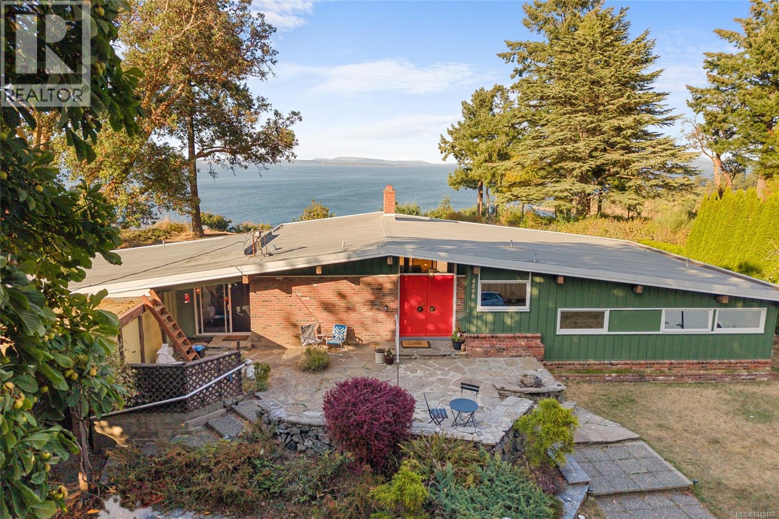 4598 Torquay Dr, Saanich, British Columbia
