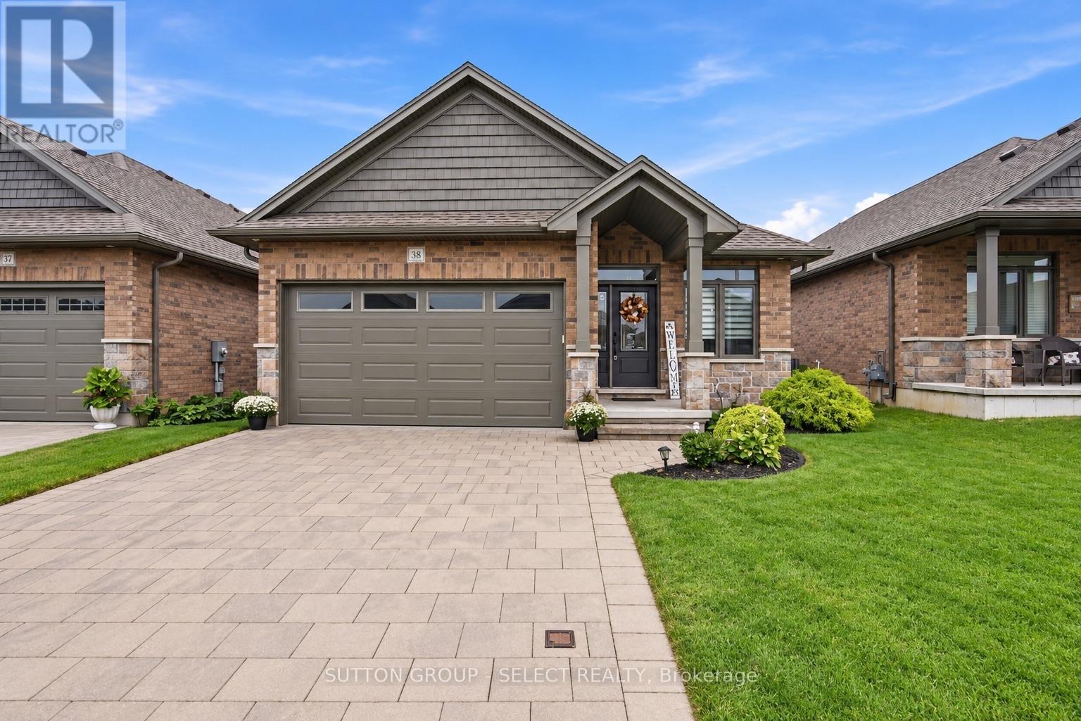 $629,90038 - 159 Collins Way, Strathroy-Caradoc, Ontario