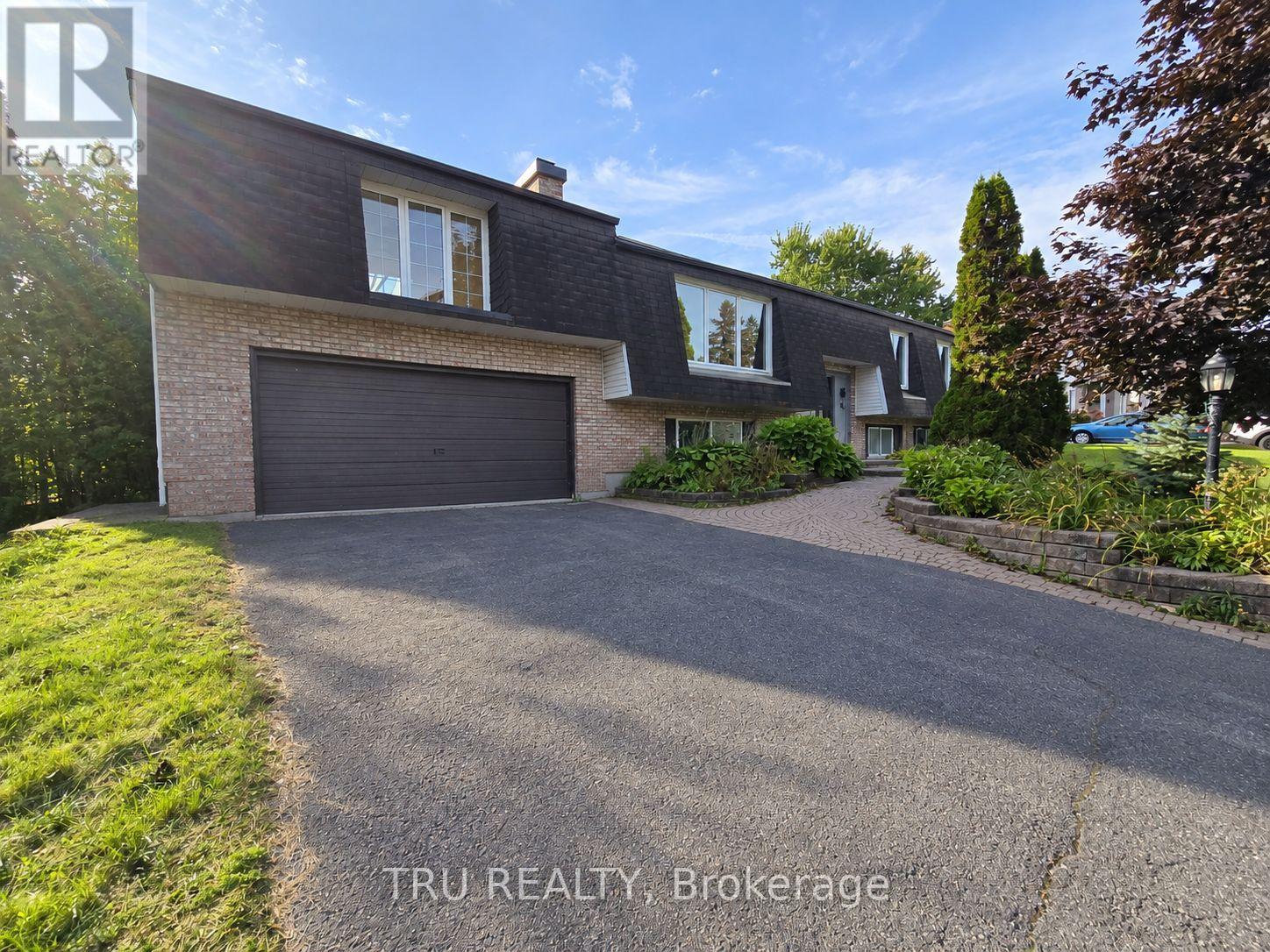 14 LANGHOLM CRESCENT, Ottawa, Ontario