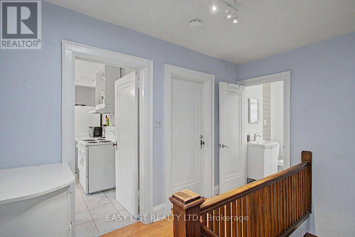 77 Avondale Avenue, Toronto, Ontario  M2N 2V1 - Photo 12 - C13787112