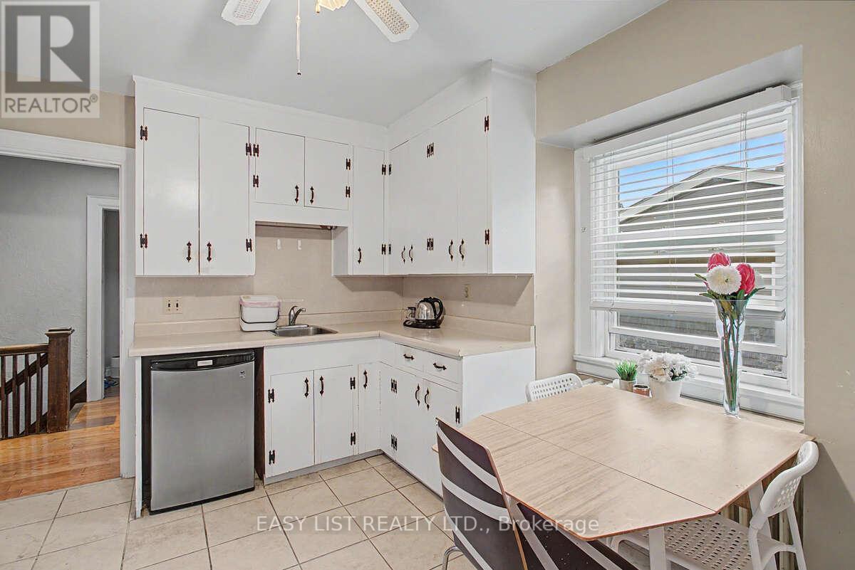 77 Avondale Avenue, Toronto, Ontario  M2N 2V1 - Photo 14 - C13787112