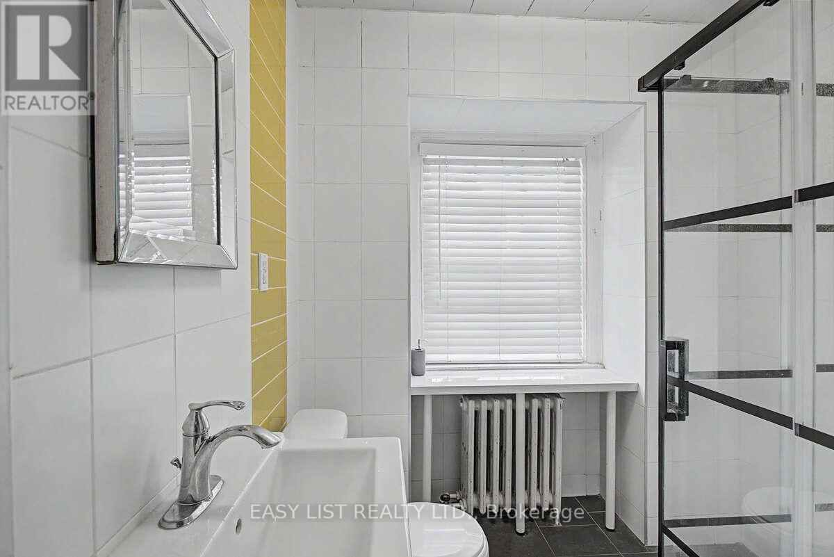 77 Avondale Avenue, Toronto, Ontario  M2N 2V1 - Photo 15 - C13787112