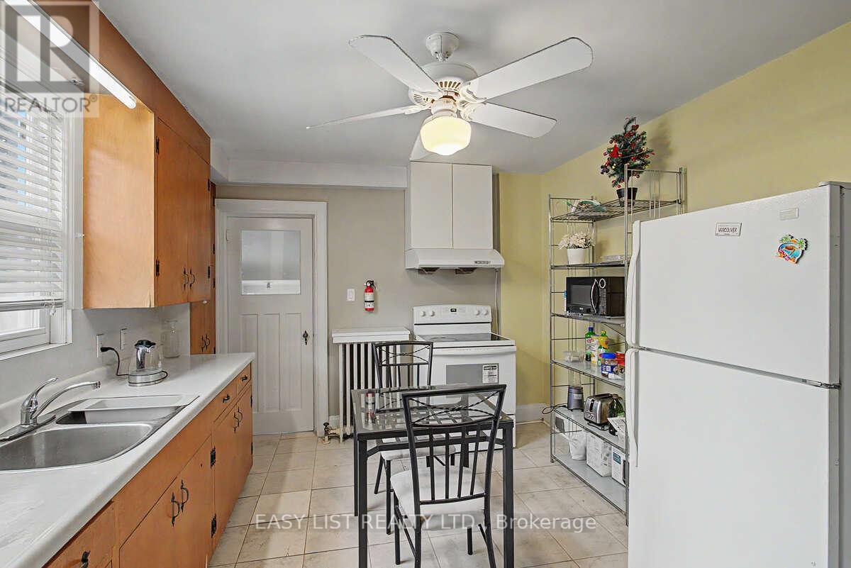77 Avondale Avenue, Toronto, Ontario  M2N 2V1 - Photo 5 - C13787112