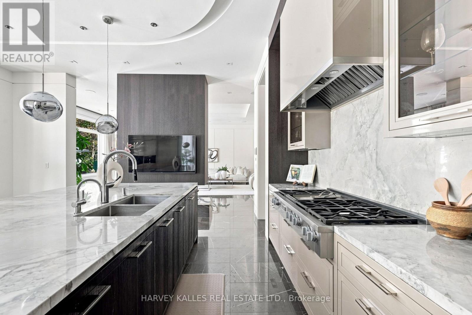 126 Sandringham Drive, Toronto, Ontario  M3H 1E3 - Photo 16 - C13787138