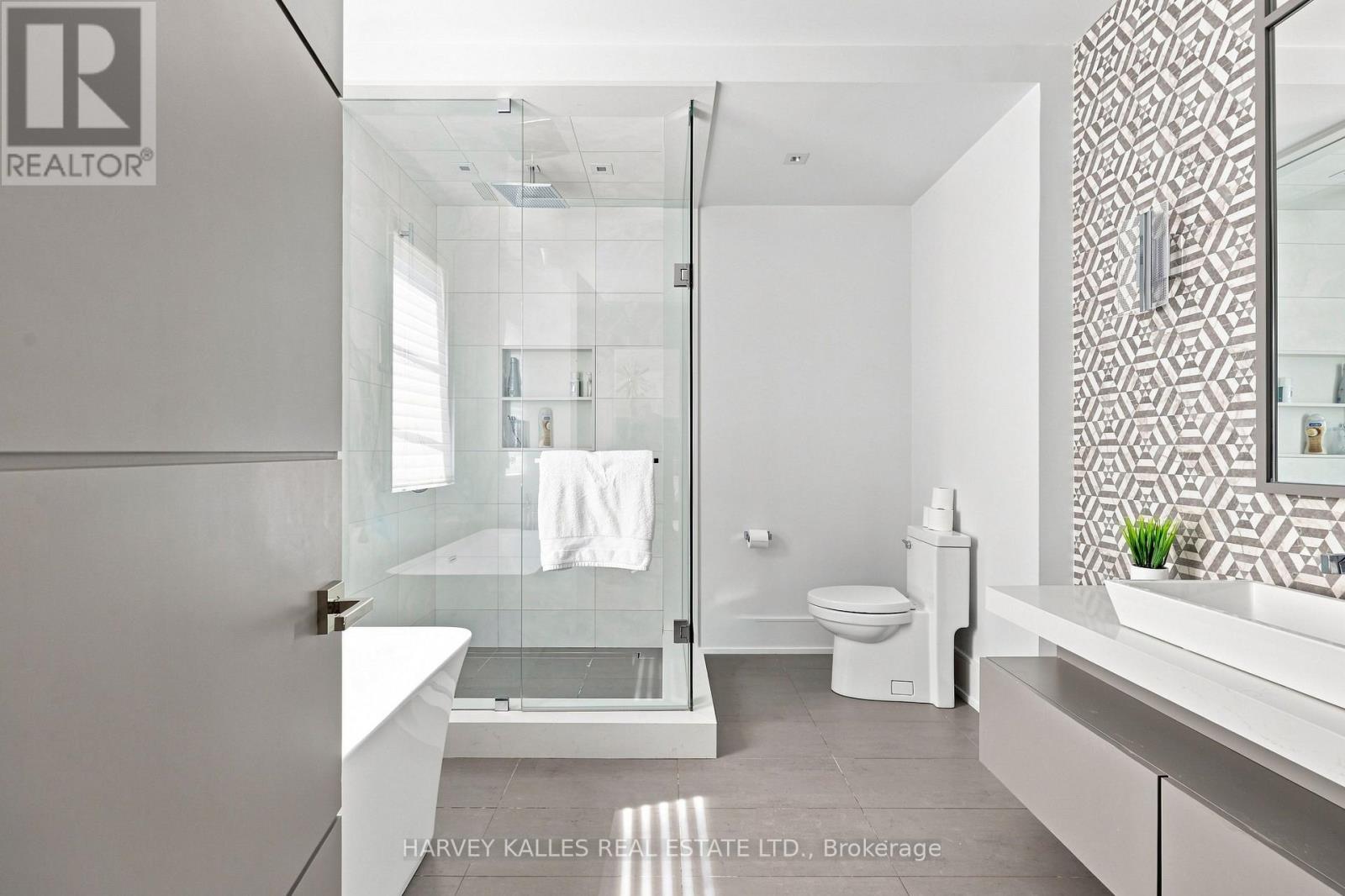 126 Sandringham Drive, Toronto, Ontario  M3H 1E3 - Photo 33 - C13787138