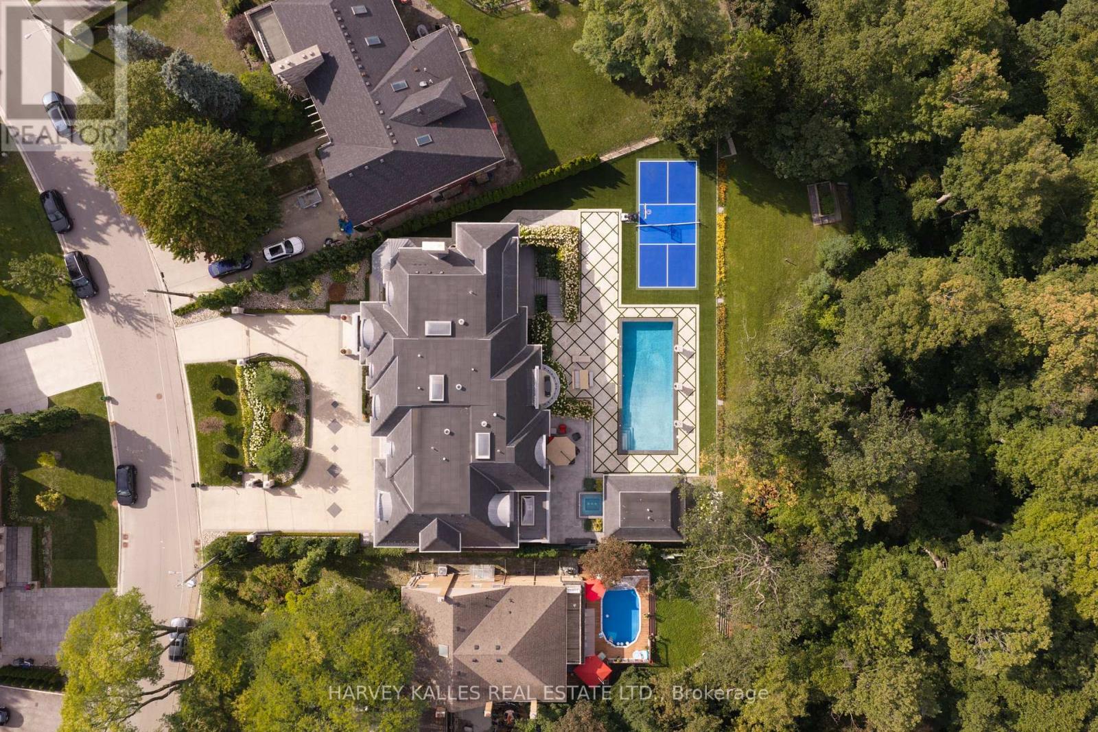 126 Sandringham Drive, Toronto, Ontario  M3H 1E3 - Photo 4 - C13787138