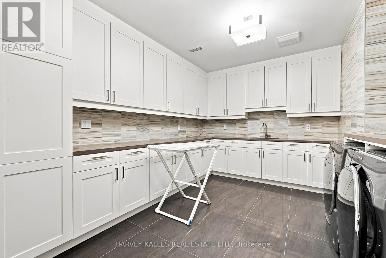 126 Sandringham Drive, Toronto, Ontario  M3H 1E3 - Photo 45 - C13787138