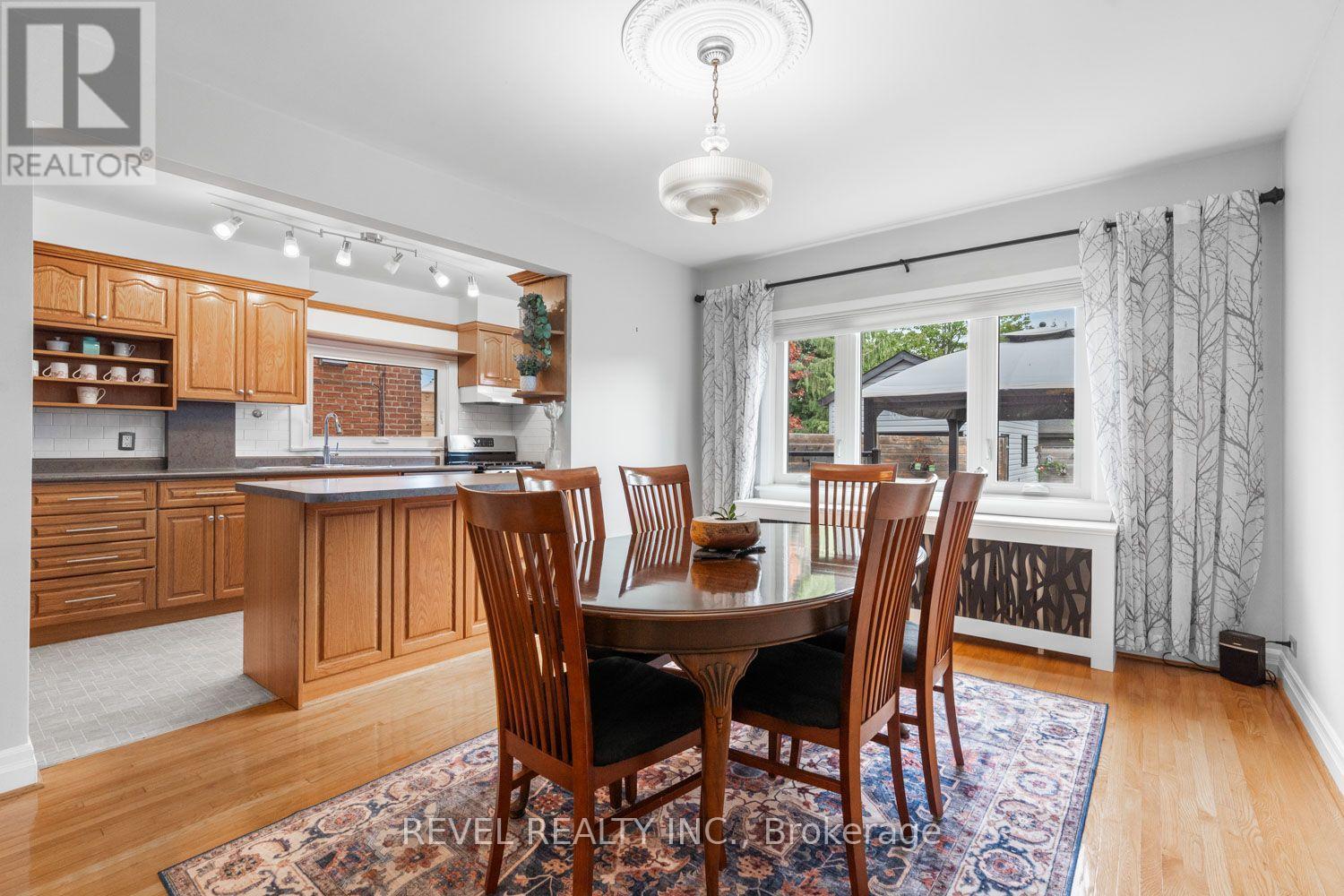 165 Northcliffe Boulevard, Toronto, Ontario  M6E 3K5 - Photo 11 - C13787214