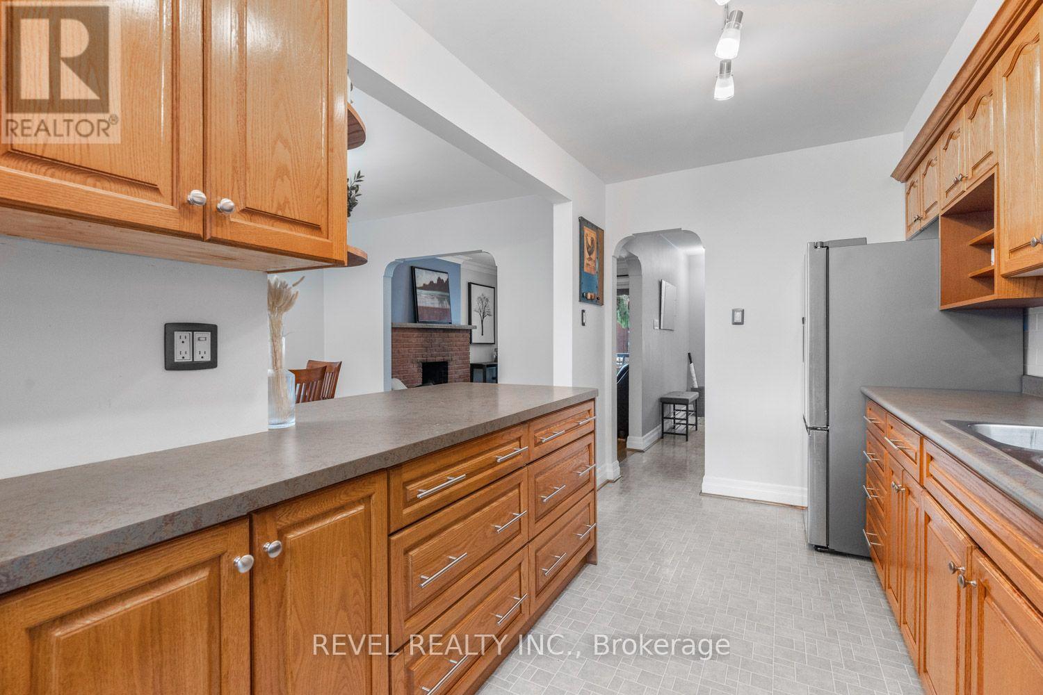 165 Northcliffe Boulevard, Toronto, Ontario  M6E 3K5 - Photo 7 - C13787214