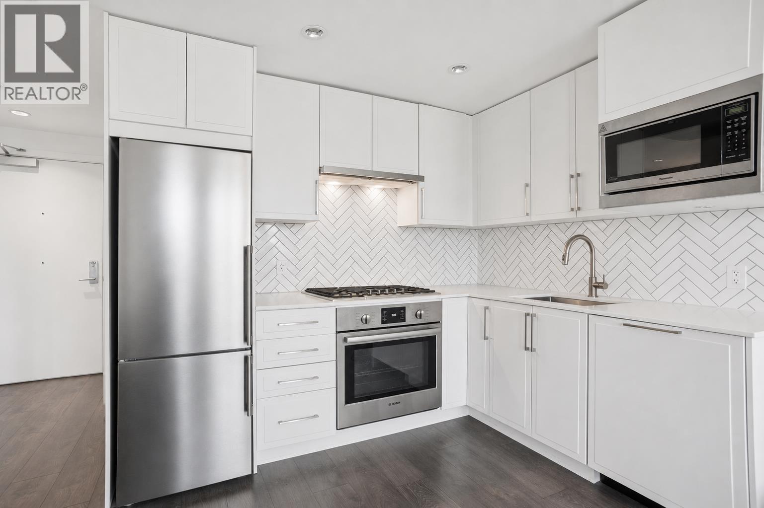 507 2435 KINGSWAY, vancouver, British Columbia